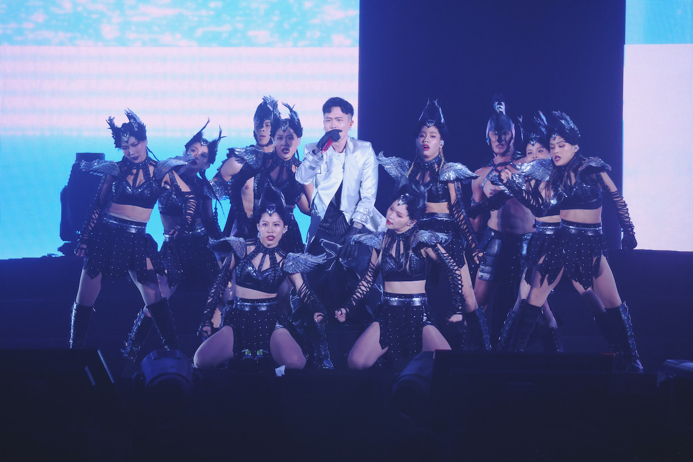 蕭秉治相隔10年再攻高雄巨蛋《活著Alive》演唱會。（圖／相信音樂提供）
