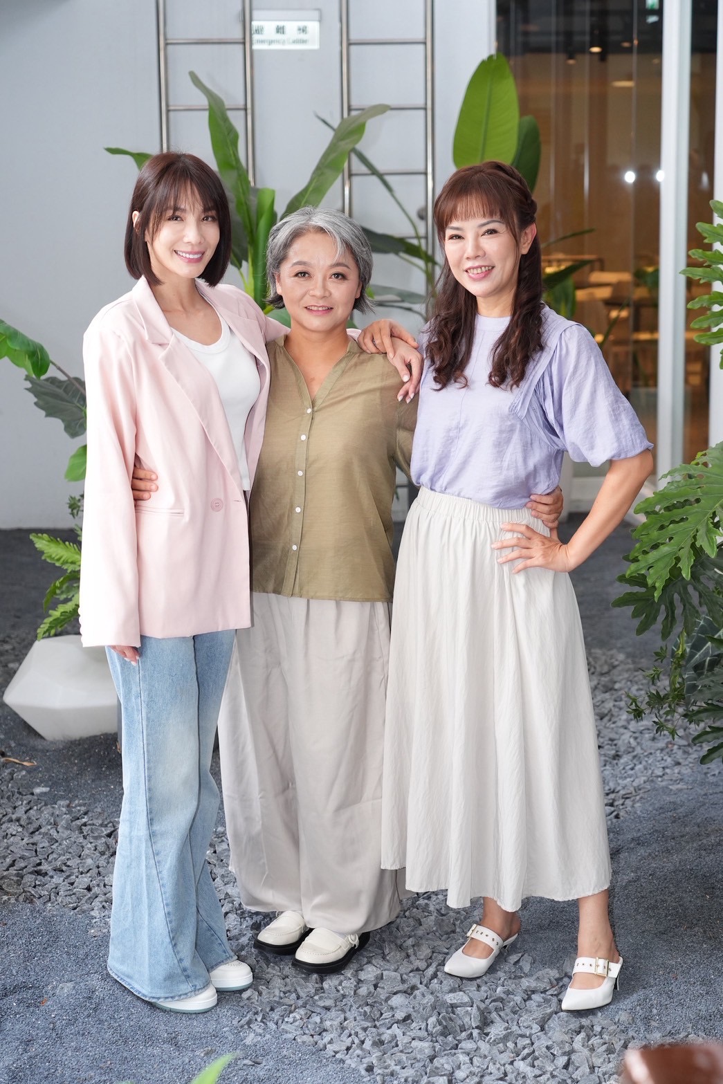 王嫚萱、吳怡臻和洪喻蕎出席大愛劇《日日好食光》記者會。（圖／記者許方正攝）