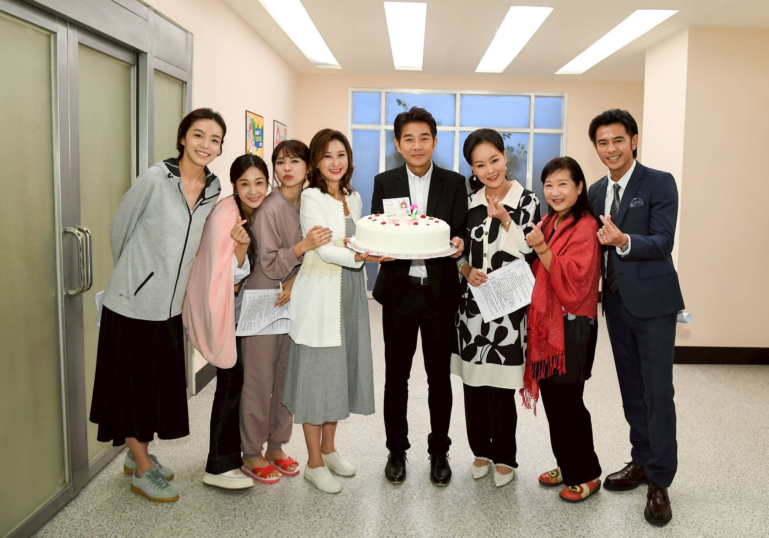 陳珮騏27日迎來48歲生日，《百味人生》劇組替她驚喜慶生。（圖／三立提供）