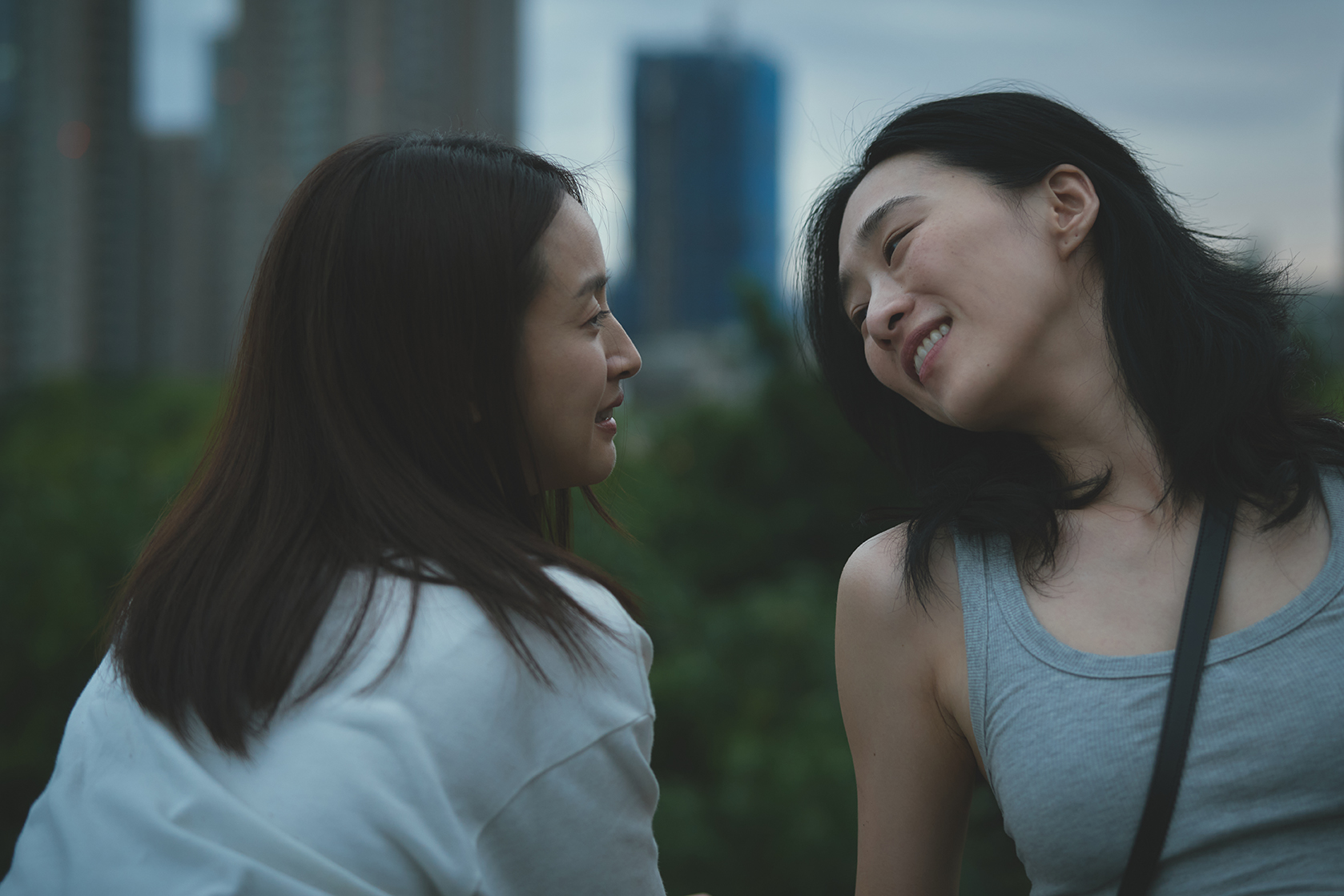 林依晨、吳可熙也都挑戰與以往個性不同的角色。（圖／周子娛樂提供）