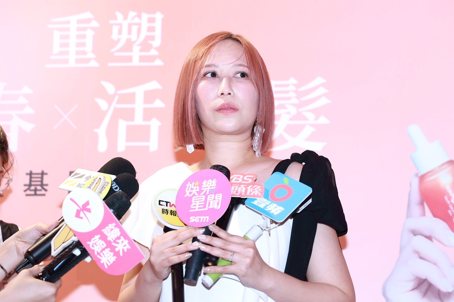 Mavis瑪菲司腦裡長了1公分白點。（圖／記者王人傑攝）