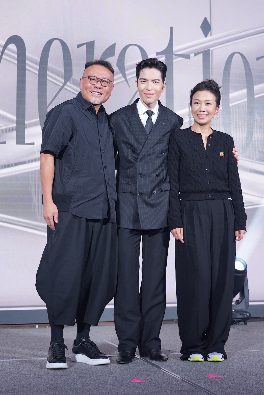 索尼音樂大中華區CEO陳國威（左起）、蕭敬騰、Summer出席記者會。（圖／記者許方正攝）
