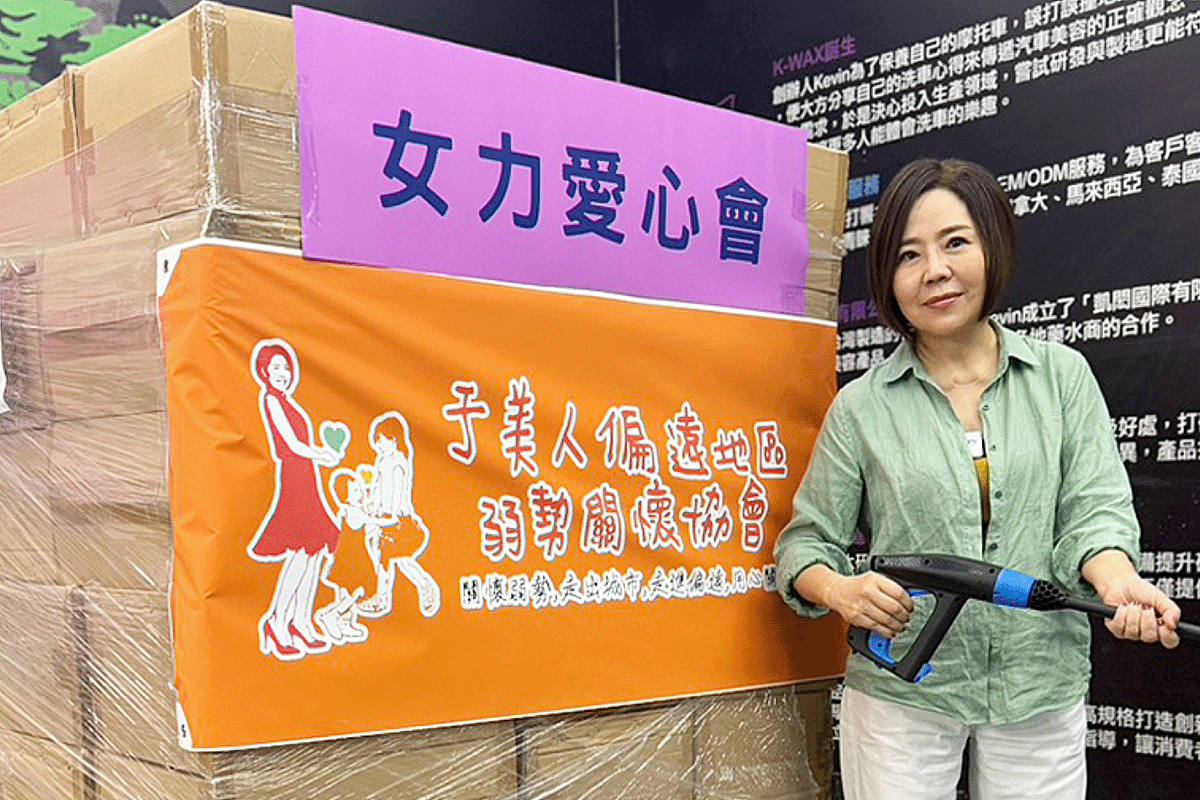 于美人連夜調度112高壓清洗機。（圖／取自于美人FB）
