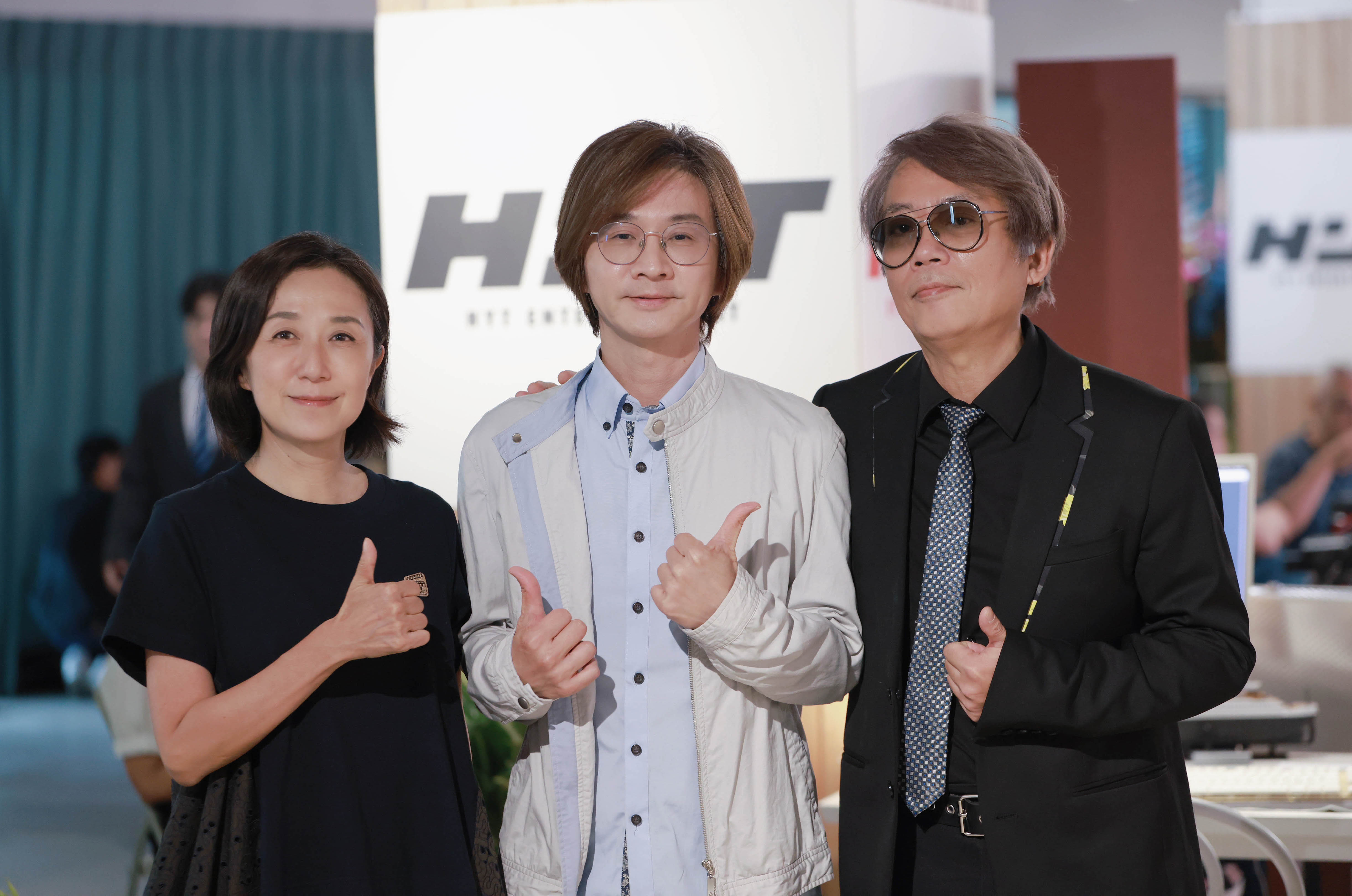黃韻玲（左起）、林隆璇出席記者會力挺創辦人凃惠源。（圖／HYT流行音樂學苑提供）