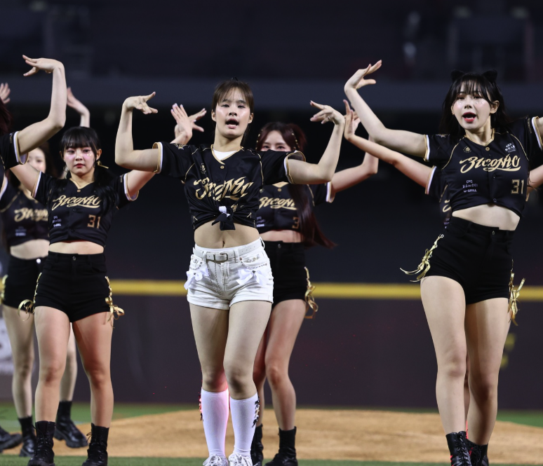 林智勝引退賽女兒林禹融登場熱舞。（圖／翻攝味全龍FB）