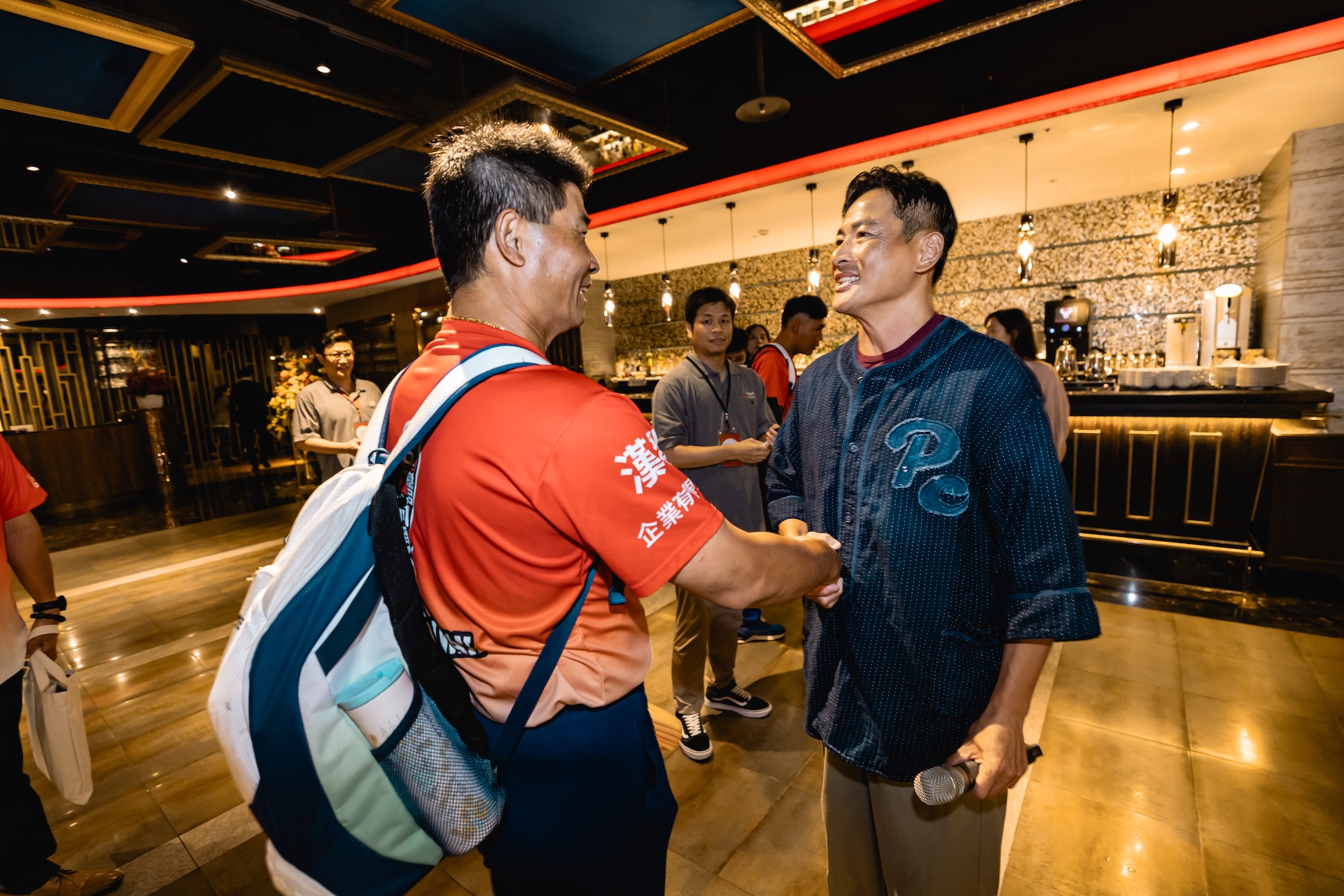 葉君璋明星學長竟是他！下海當陪玩大叔　逗樂世界冠軍東園少棒