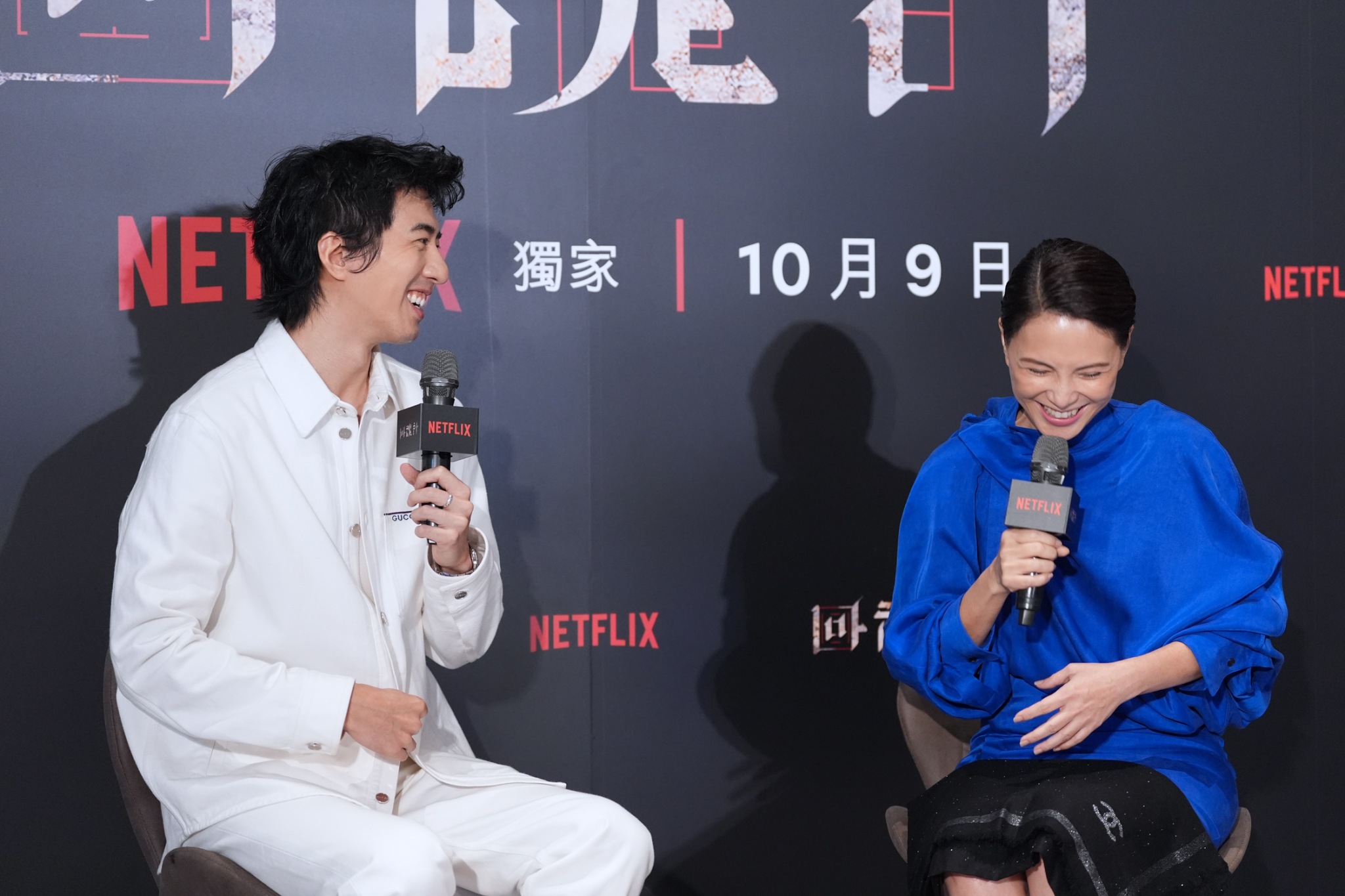 傅孟柏（左）和偶像李心潔聊得笑呵呵。（圖／記者陳明中攝）