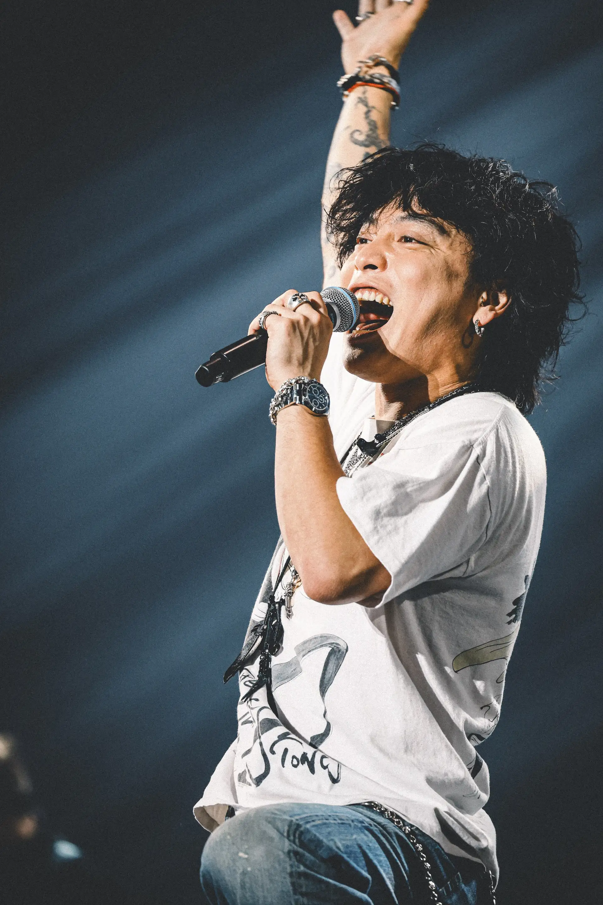 優里大唱破億神曲。（圖／大鴻藝術、超級圓頂、西槇太一提供）