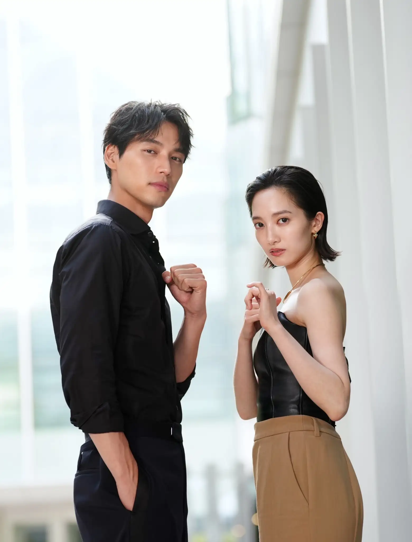 福士蒼汰(左)、韓寧拍《花臉貓:修羅道》決鬥戲吃足苦頭。(圖/記者陳明中攝)