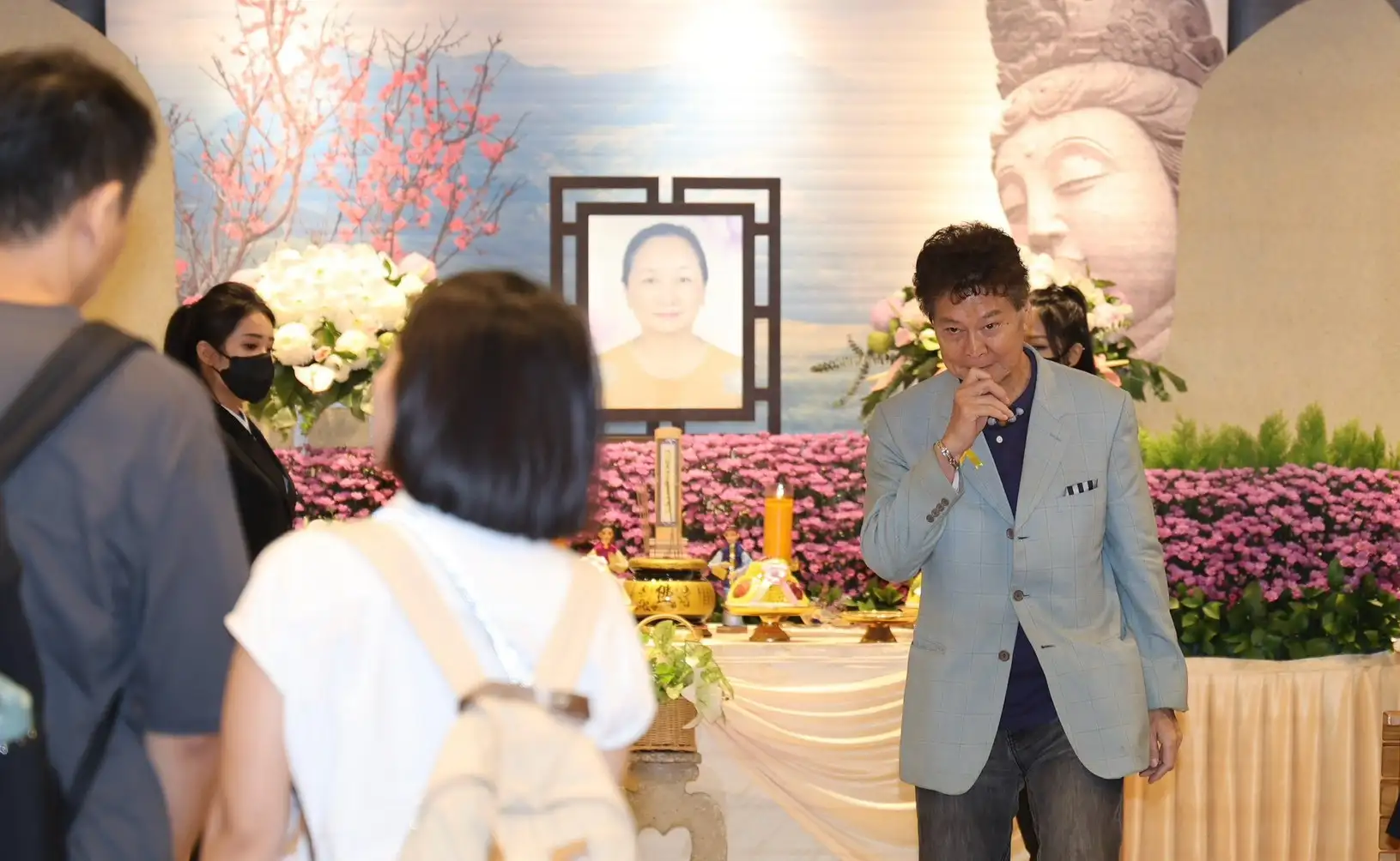 昔日「螢幕CP」劉尚謙出席藍琪告別式,感念兩人過去合作情誼。(圖/記者許方正攝)