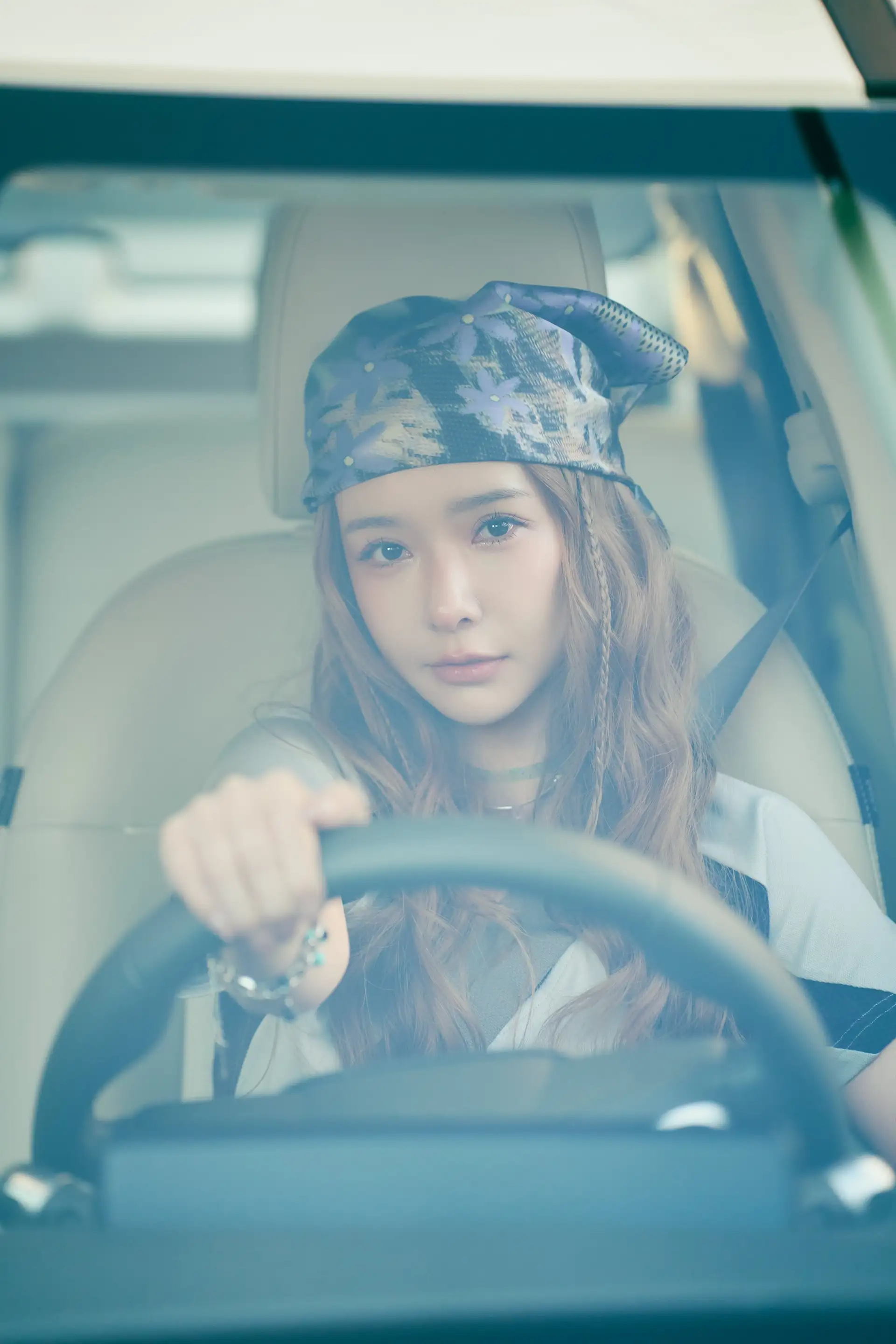 禾羽喜歡開車。〈（圖／原質娛樂提供）
