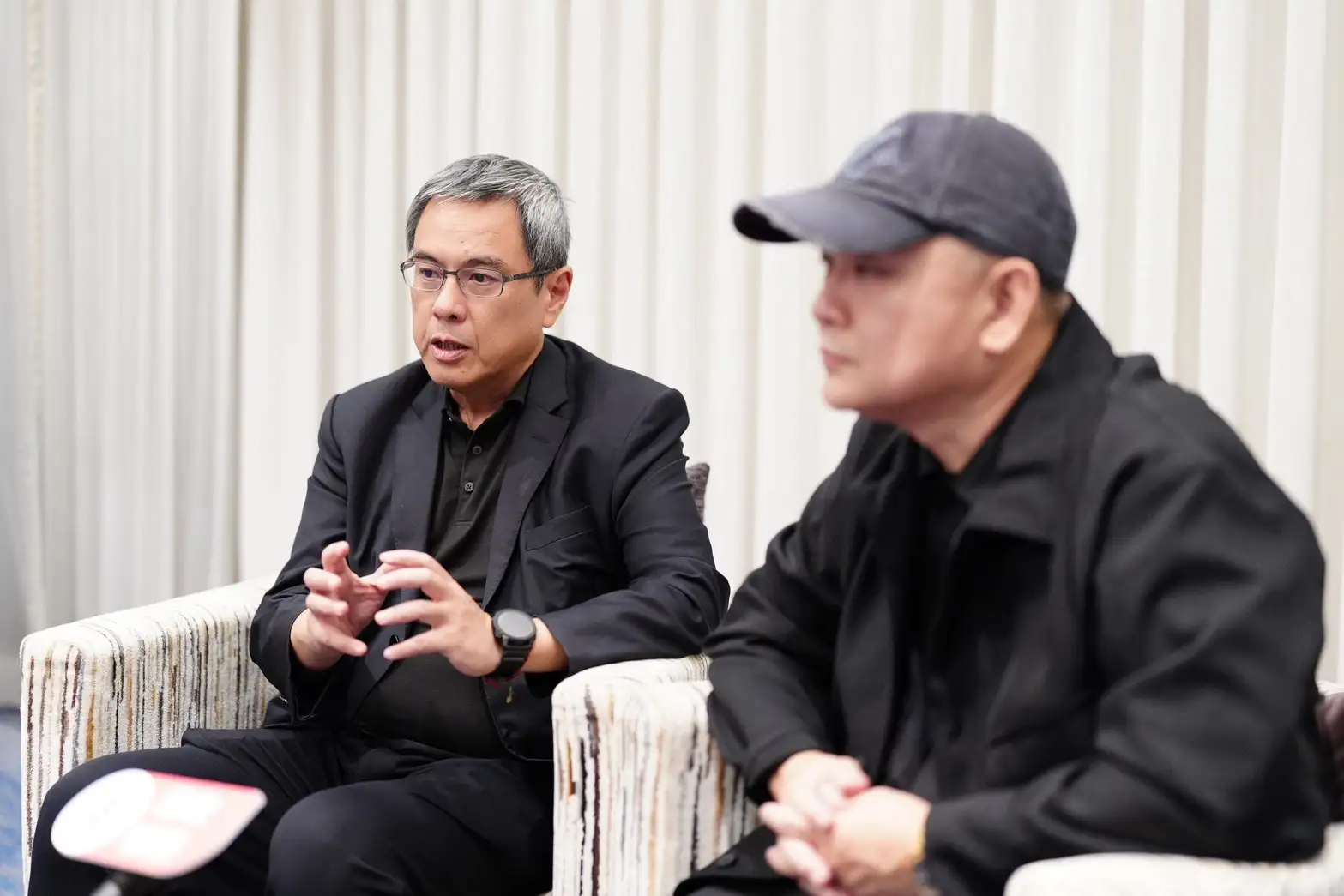 《角頭》IP總監製的張威縯（右）、影ㄧ製作所執行長李鐘培希望能替台灣影視帶來更多國際資金。（圖／記者陳明中攝）
