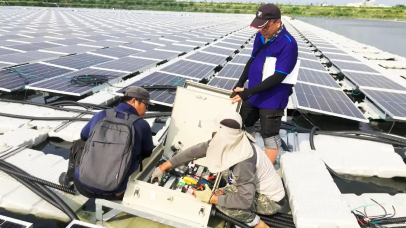 康舒在台灣已累積超過100座太陽光電案場、逾140MW的建置實績。(圖/翻攝康舒YouTube)