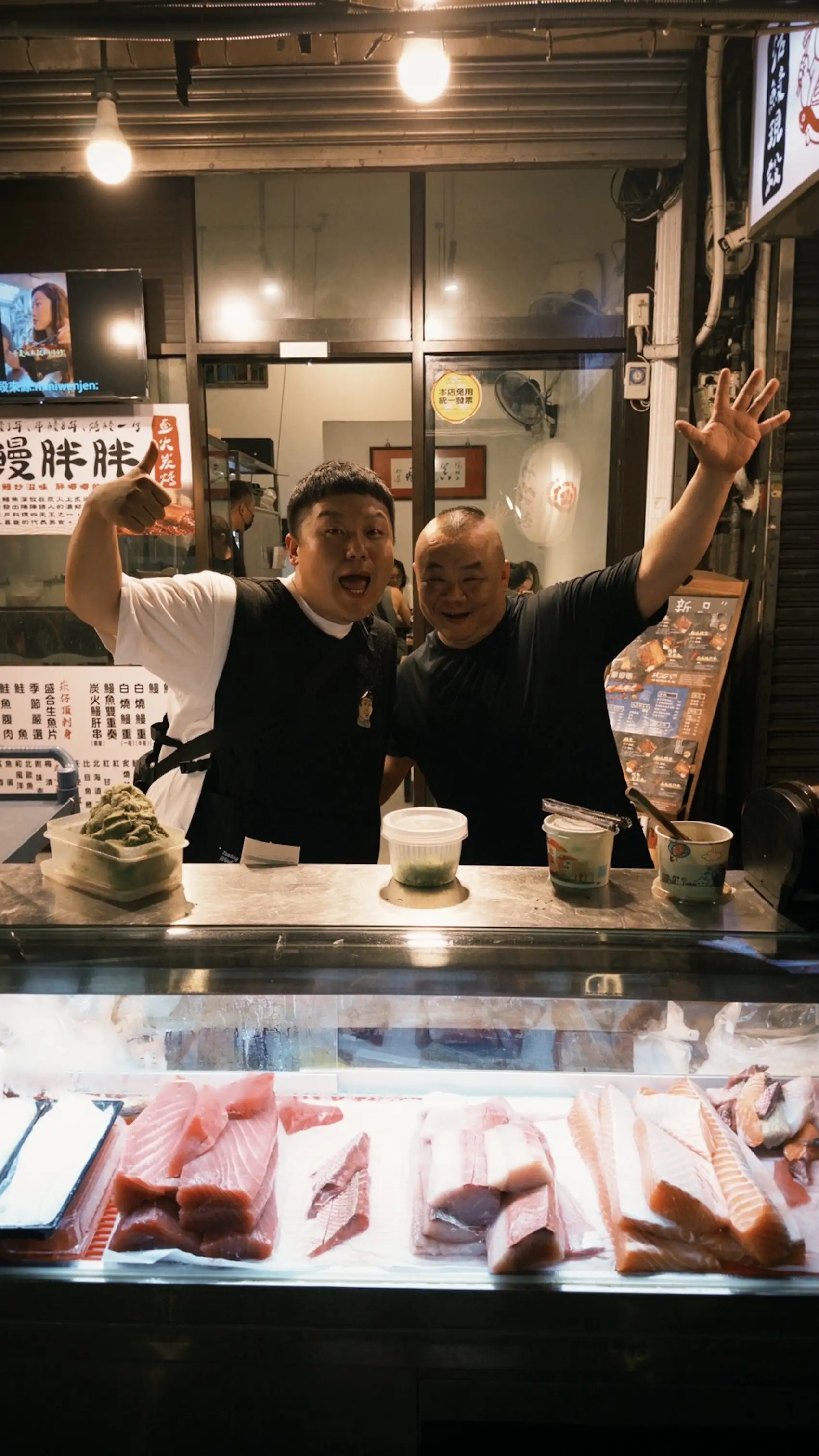 豆比登和店家老闆合照。(圖/促咪市集提供)