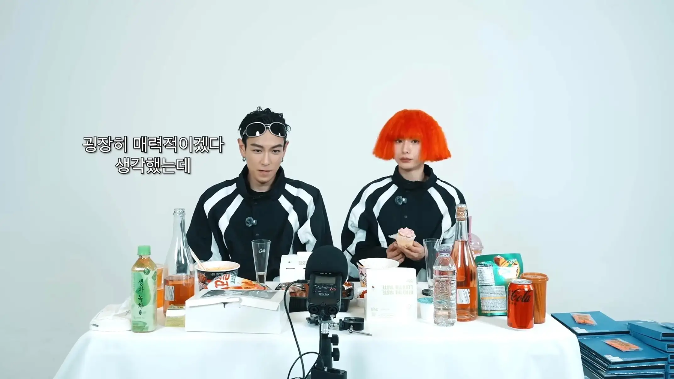 T.O.P.跟NANA年初時合作MV看起來還不太熟。（圖／翻攝自網路）