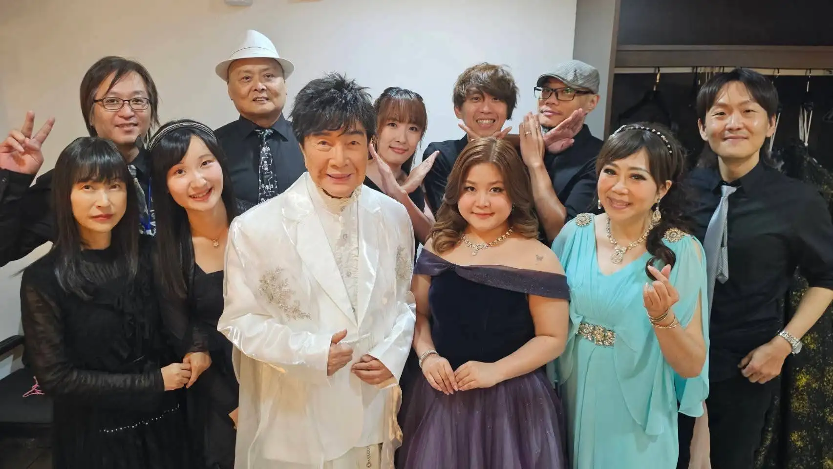 身材數十年如一日，謝雷演唱會服裝是舊物。（圖／欣代唱片提供）