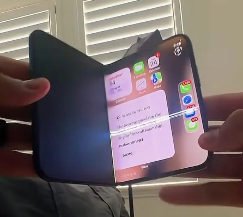 iPhone Duo 傳災情。（圖／翻攝X）