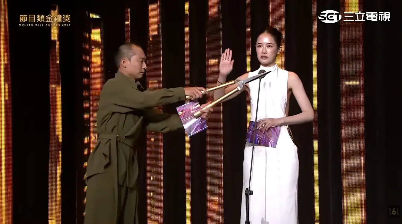 千千唱到一半，被浩子打斷。（圖／翻攝自金鐘獎 Golden Bell Awards YouTube）