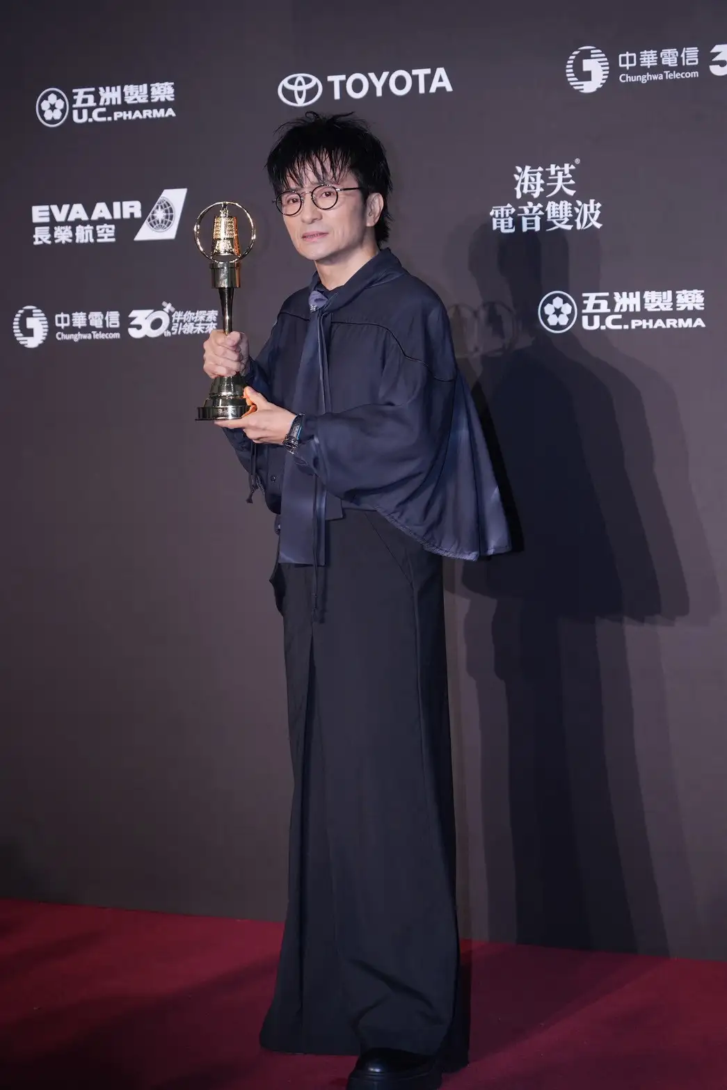 唐從聖後台受訪時感性淚憶父親與家人。（圖／記者許方正攝）