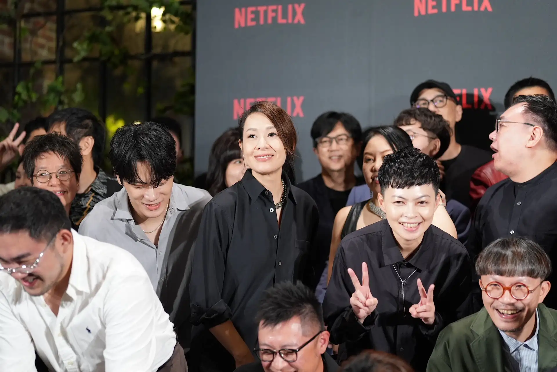 劉若英（中），女明星果然在一群人之中最亮眼。（圖／記者陳明中攝）