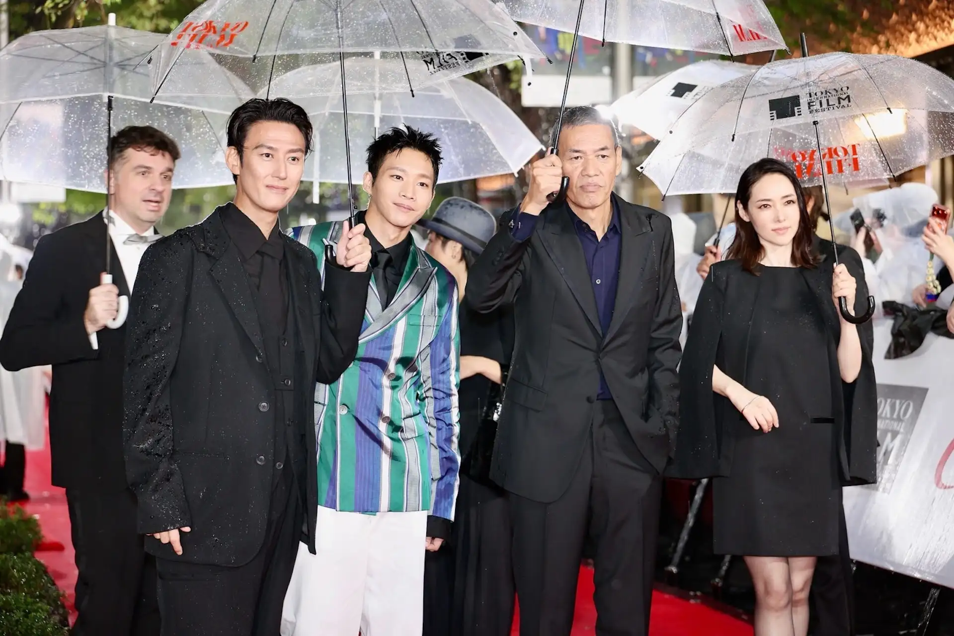 剪接師馬修(左起)、塚原大助、黃冠智、導演SABU、霧島麗香一同參與東京國際影展。(圖/一條龍虎豹國際娛樂有限公司提供)