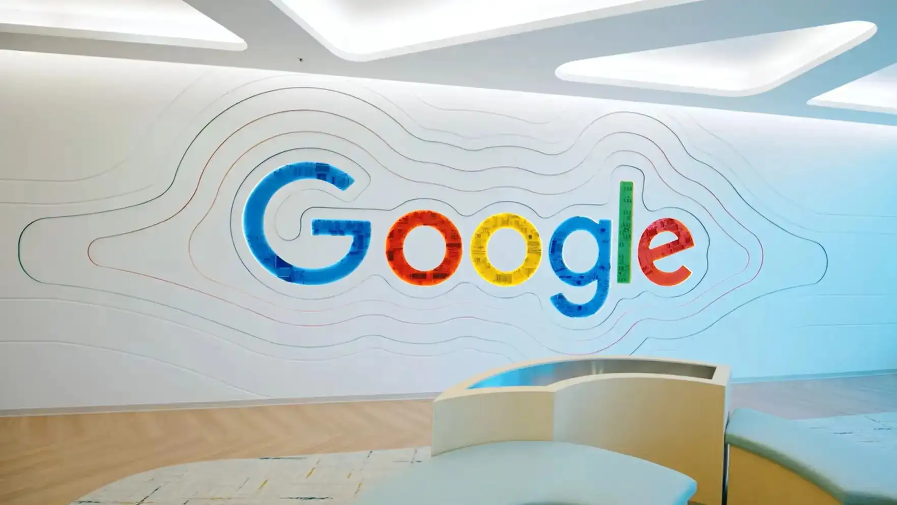 Google母公司Alphabet最新財報顯示,AI需求持續推升雲端業務高速成長,但龐大的基礎建設支出也讓現金流壓力進一步浮現,拖累股價盤後一度重挫超過10%。(圖/翻攝自Google YT)