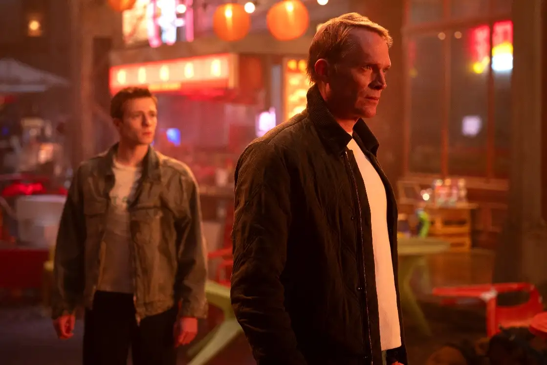 AI英雄保羅貝特尼回歸「學當爸」,漫威新男神引爆話題。(圖/Disney+提供)