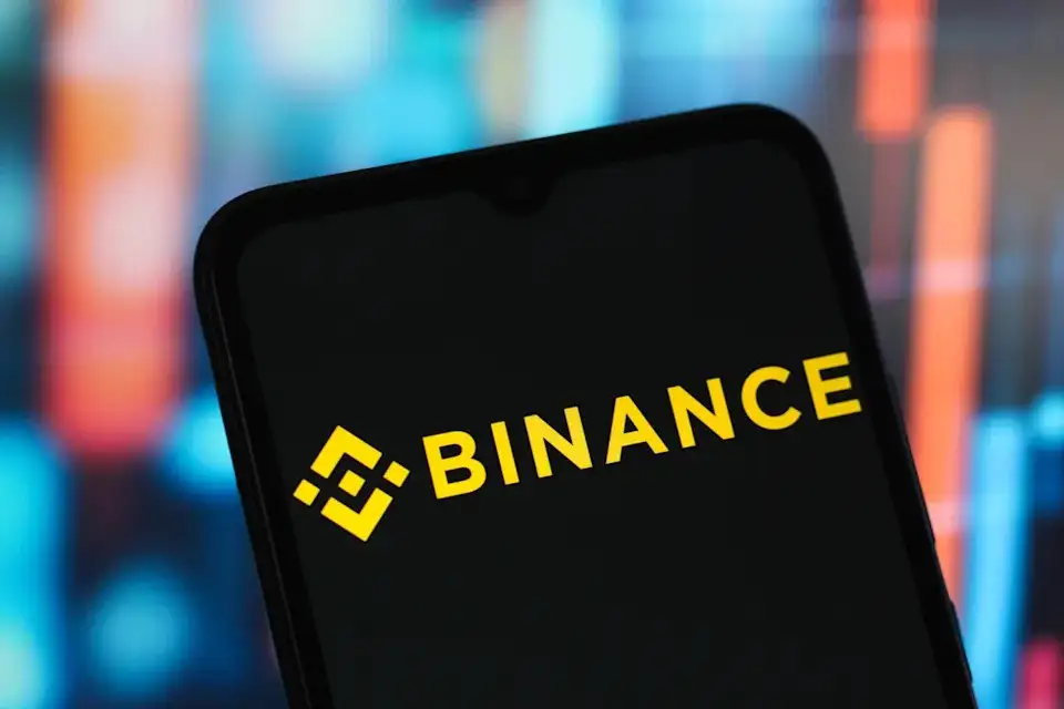 傳出全球加密貨幣交易平台龍頭幣安(Binance)疑似遭遇駭客攻擊,已暫停儲值與提領現金。(圖/幣安提供)
