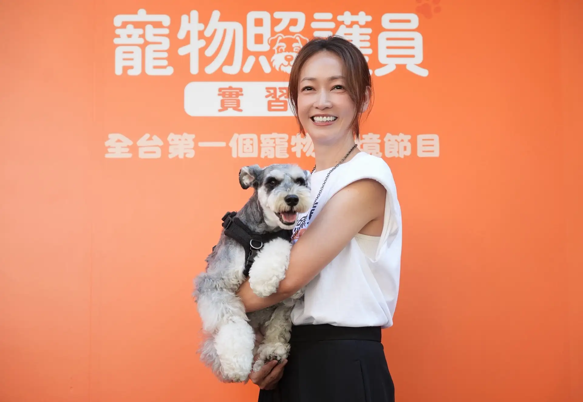 潘慧如帶著乖寶寶愛犬雪寶。(圖/記者陳明中攝)