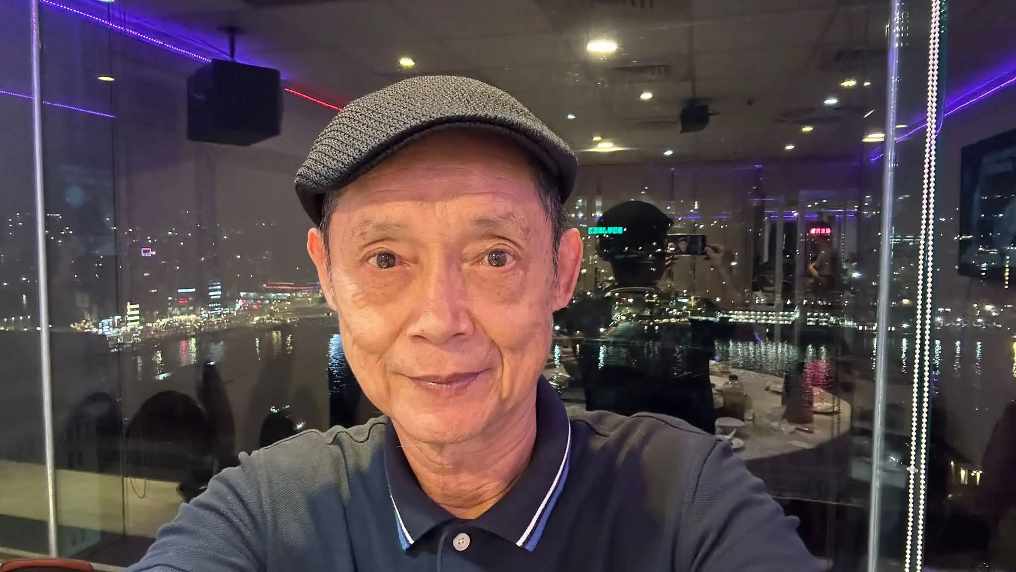 鄭平君主持告別式送弟弟最後一程。（圖／翻攝自鄭平君臉書）