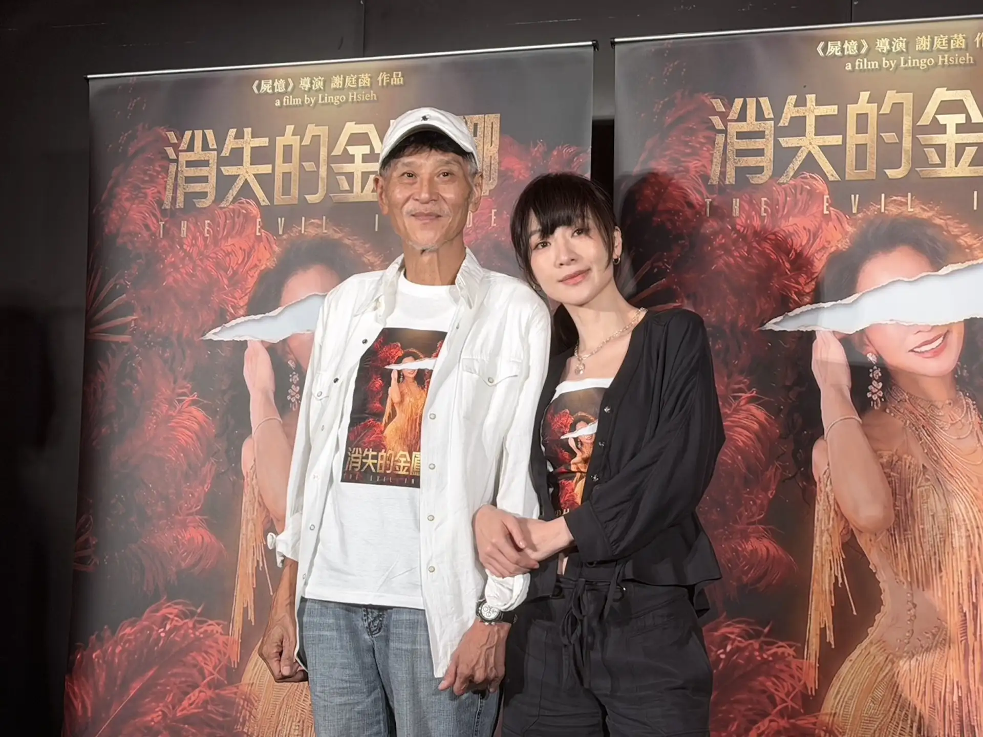 陽靚(右)搞得喜翔很害羞。(圖/記者蔡依庭攝)