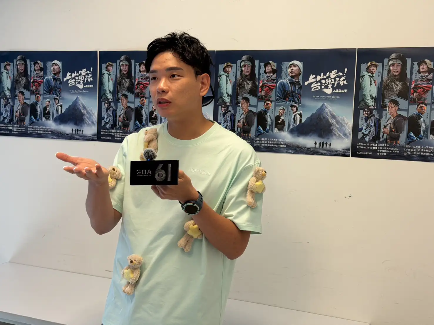 八弟透露每次出發前都必須依據不同國家、氣候及挑戰項目準備裝備，過程耗費的時間與費用遠超想像。（圖／三立提供）