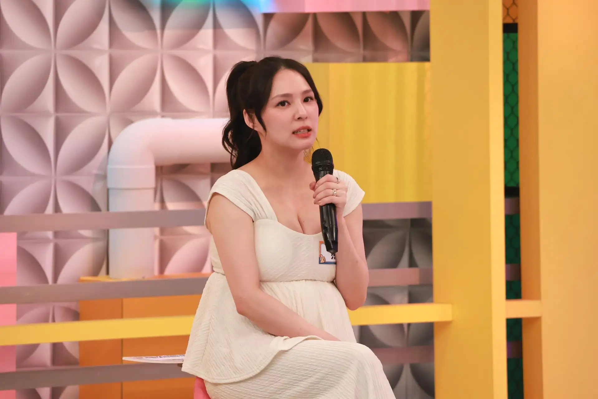 熊熊認爲「女藝人真的很容易被貼標籤」。(圖/中天提供)