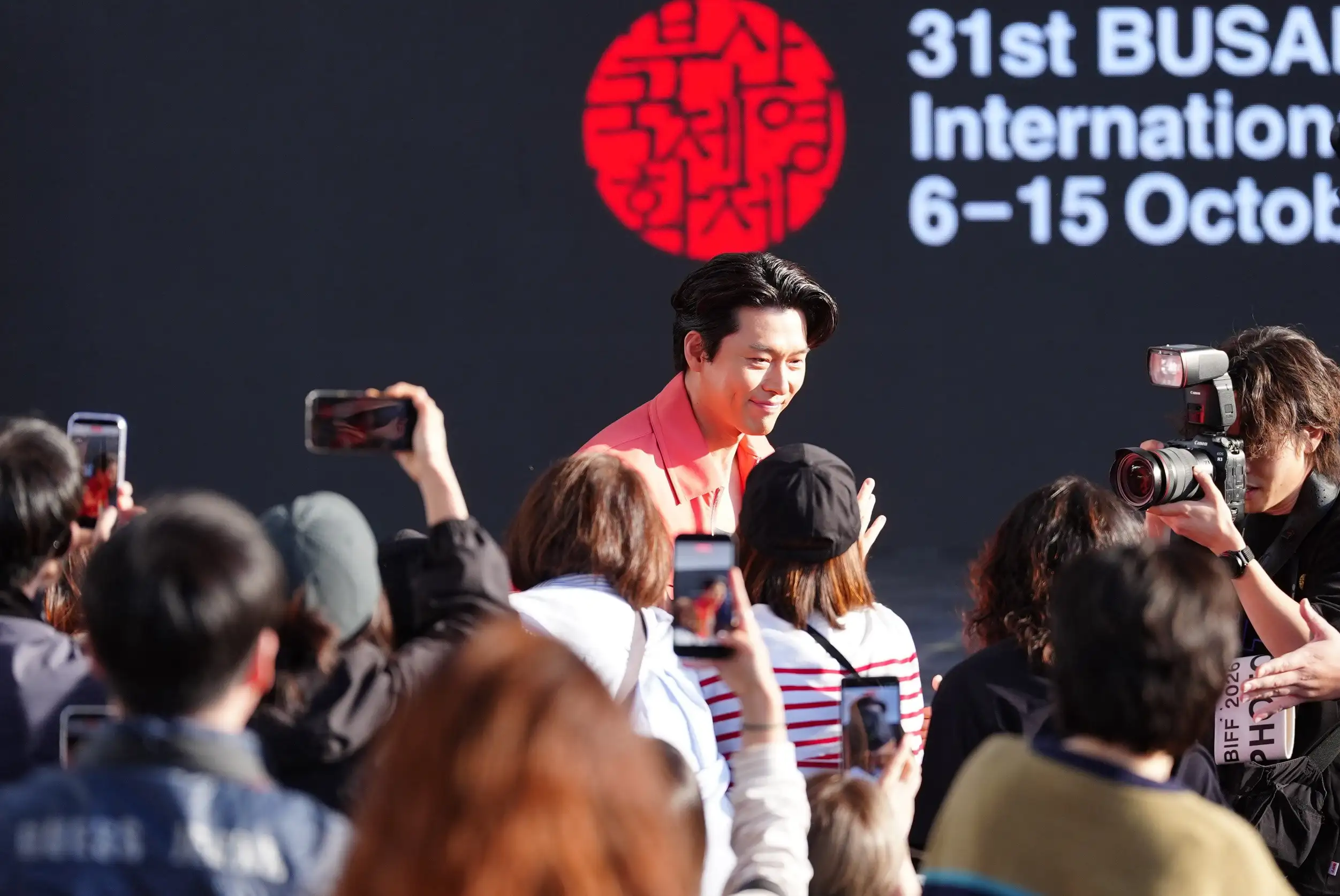 玄彬寵粉讓幸運粉絲都瘋狂。（圖／記者陳明中攝）
