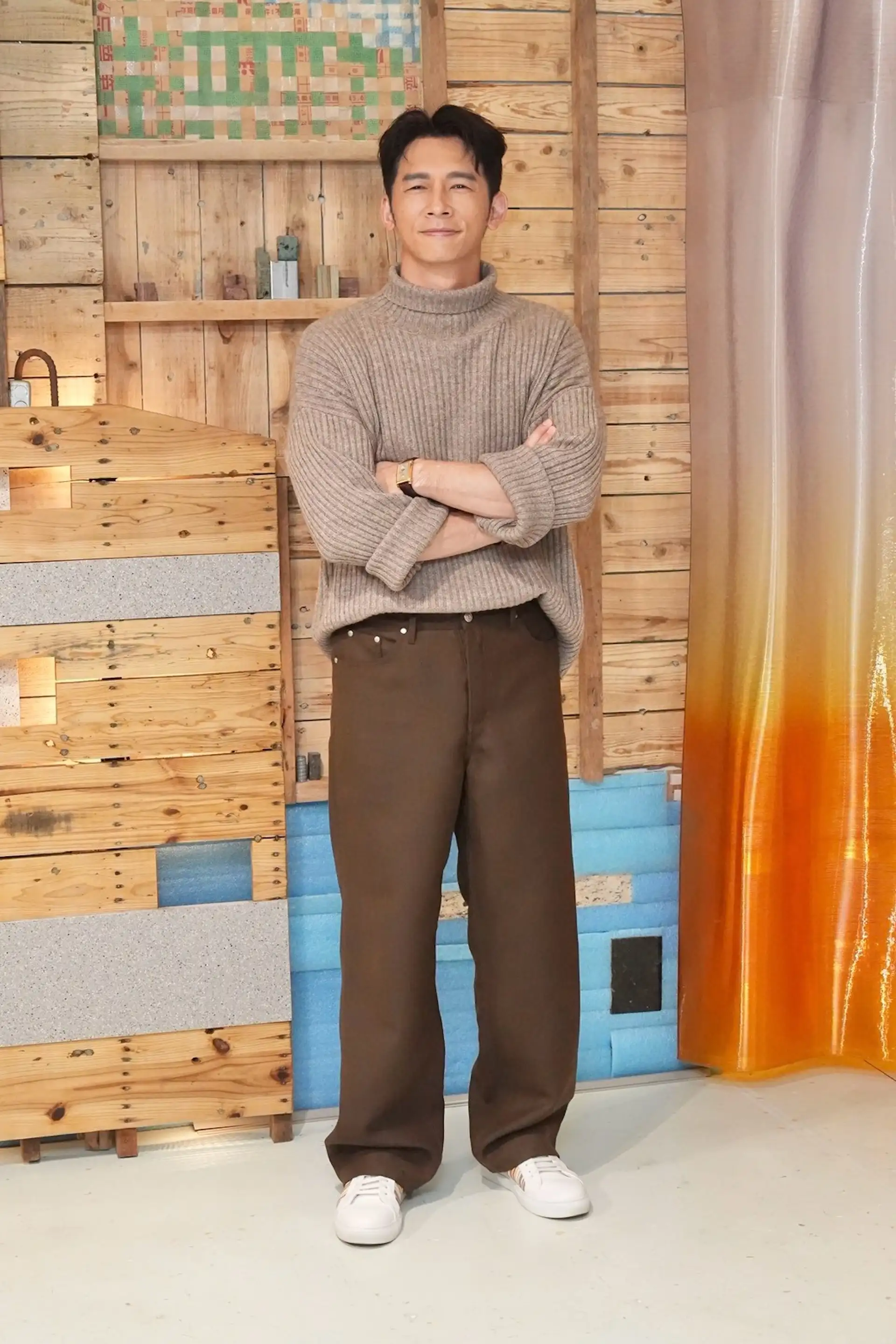 温昇豪也是有笑的時候。(圖/記者許方正攝)