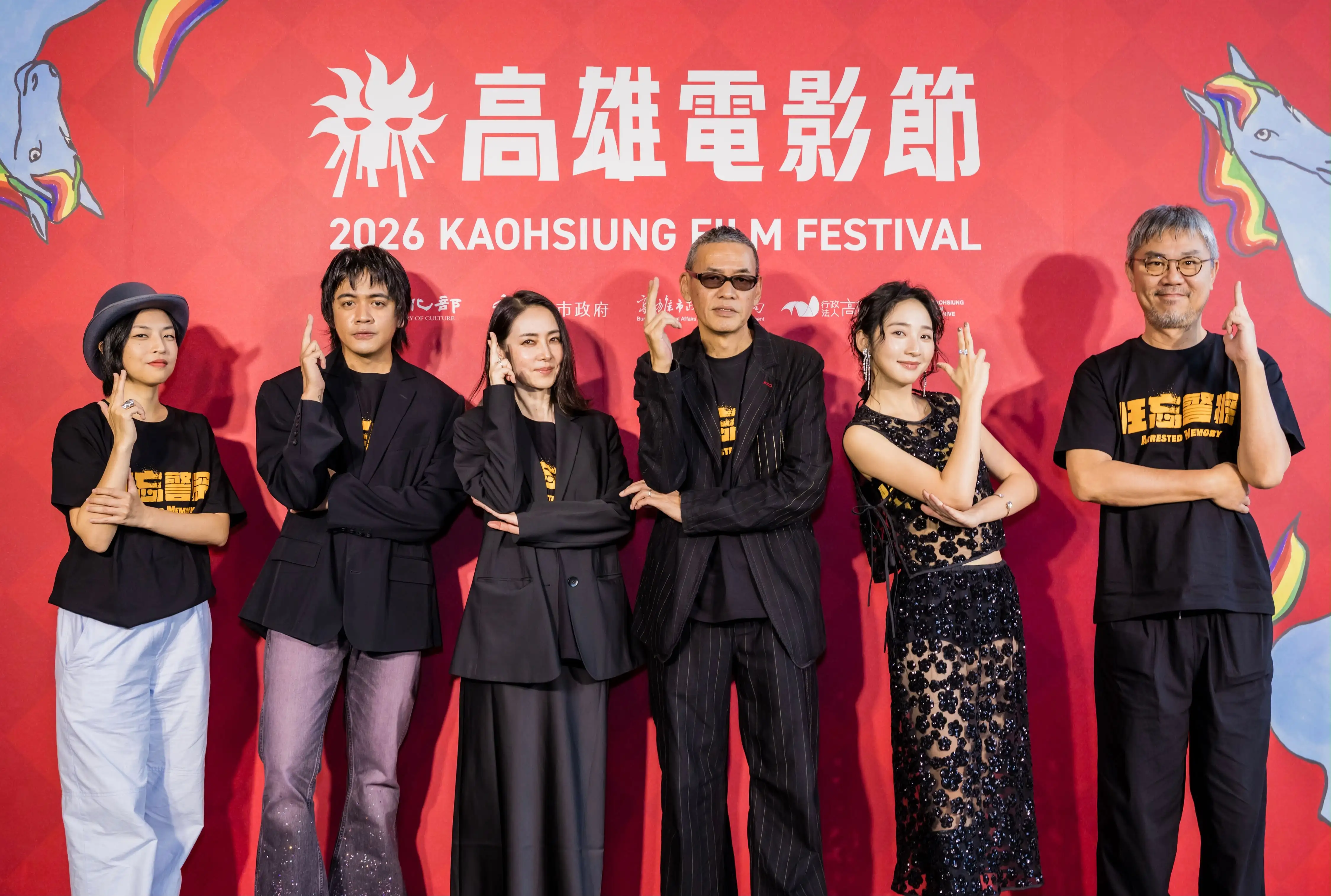 《狂忘警探》製片王思靜(左起)、演員喬瑟夫、演員霧島麗香、導演SABU、演員李沐、監製黃江豐。(圖/高雄電影節提供)