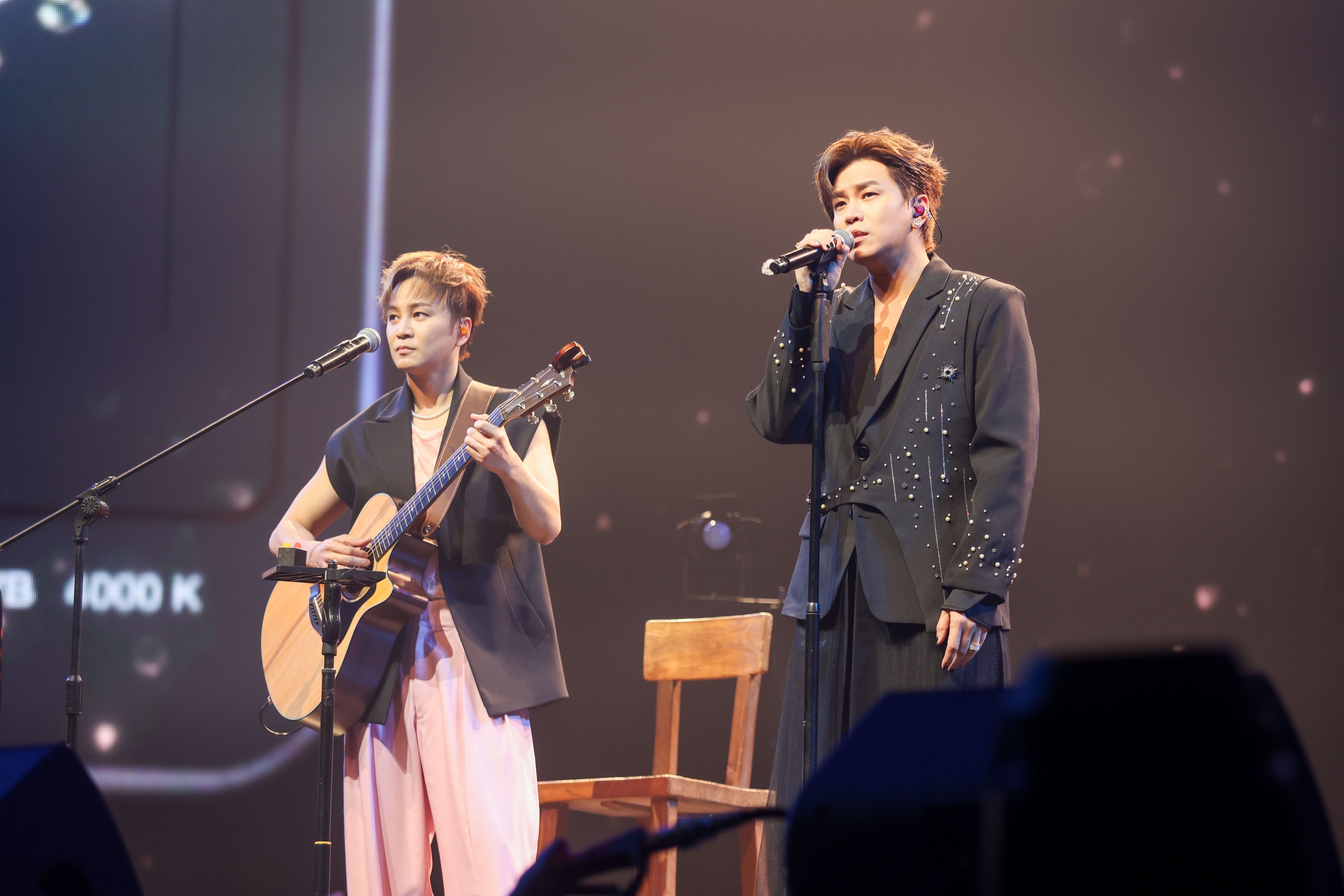 阿弟、書偉攜手帶來吉他彈唱抒情組曲。（圖／相信音樂提供）