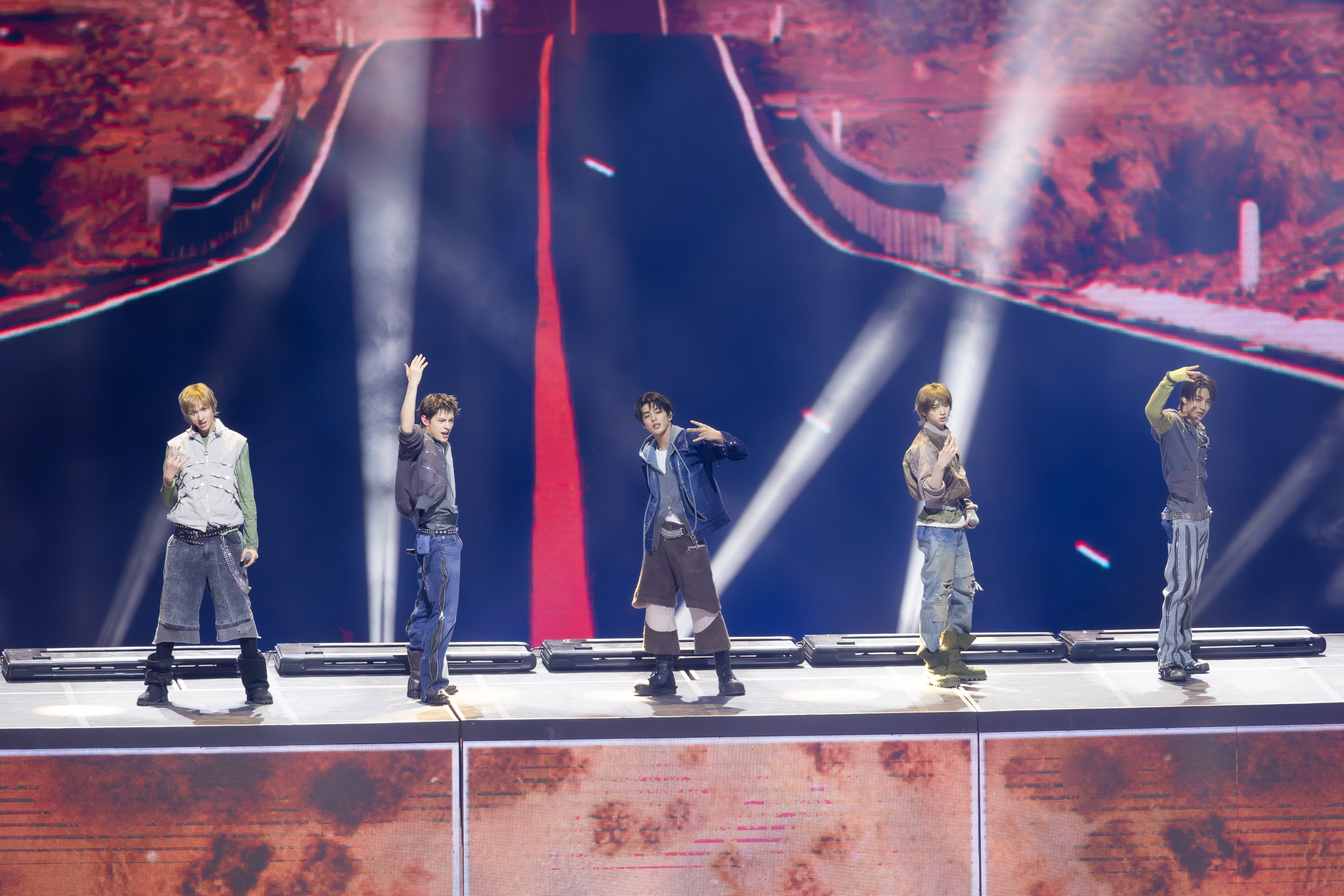 CORTIS在大巨蛋熱唱〈What You Want〉。(圖/讀者提供)