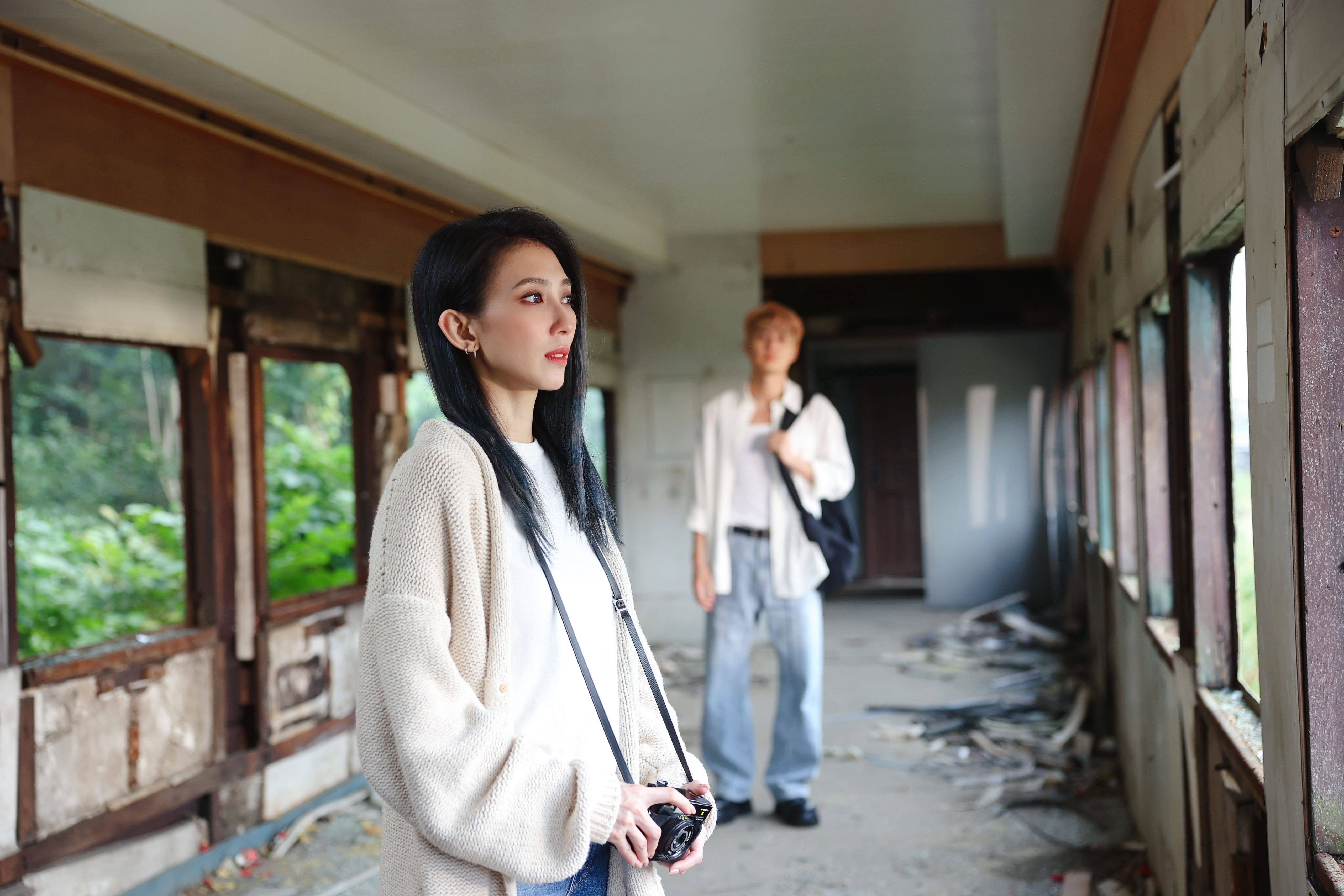 戴佩妮親自演出〈念念〉MV。（圖／六度空間提供）