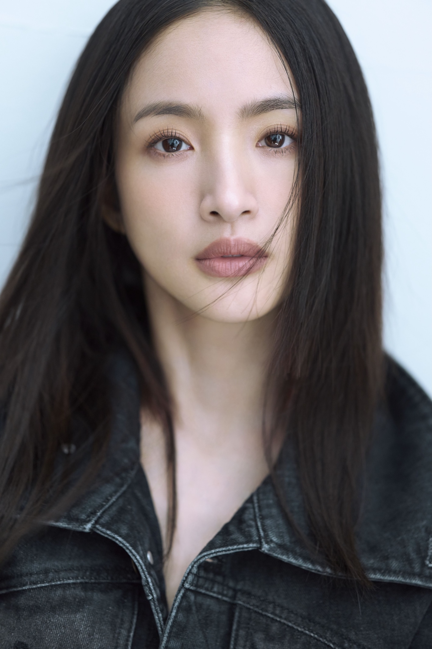 林依晨入圍電影《深度安靜》金馬獎最佳女主角。（圖／周子娛樂提供）