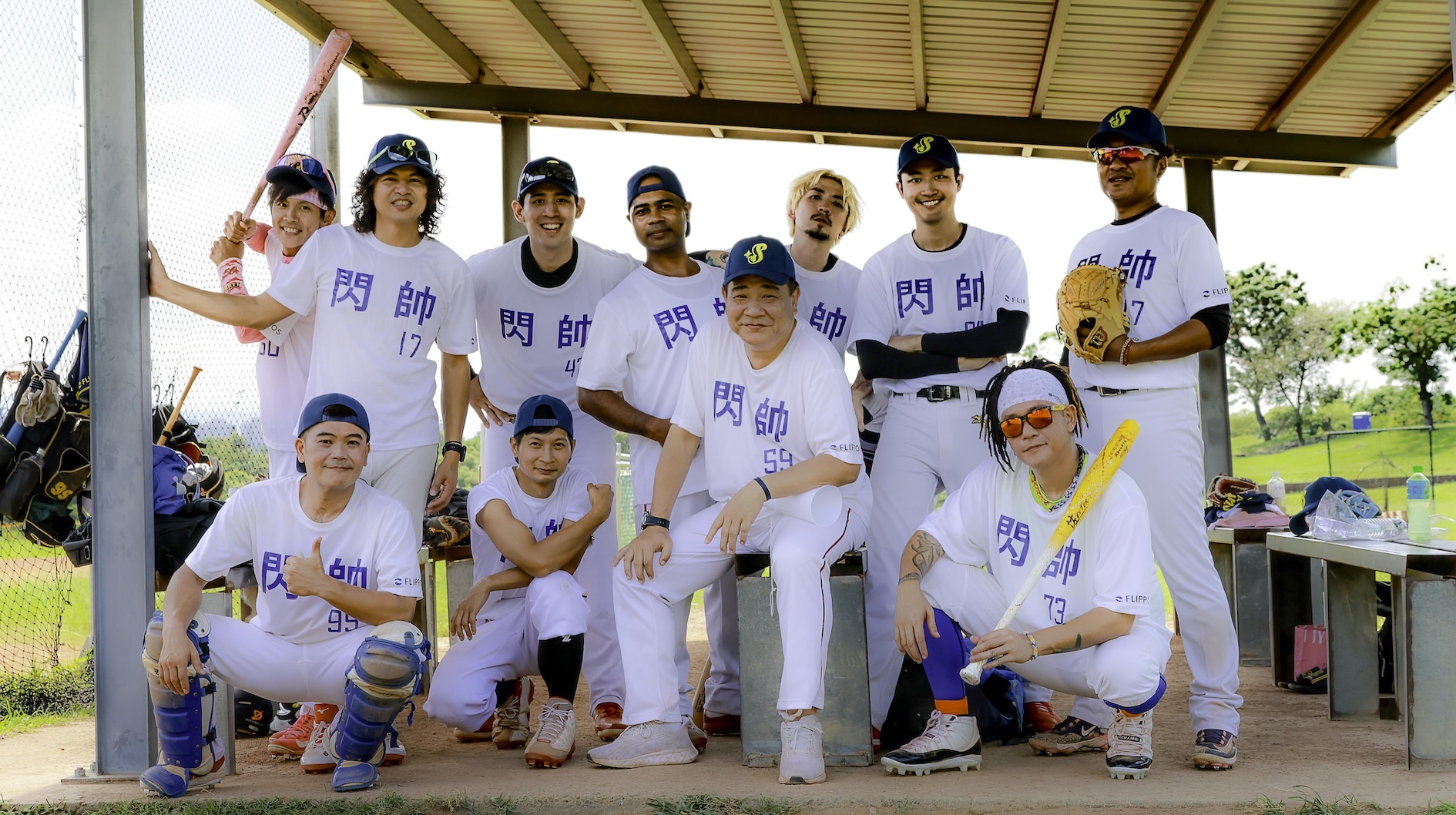 馬國畢、逸祥、白雲、阿BEN等人拍攝以台語發音為主的《閃帥棒球隊》短影集。（圖／獨一無二娛樂文化提供）