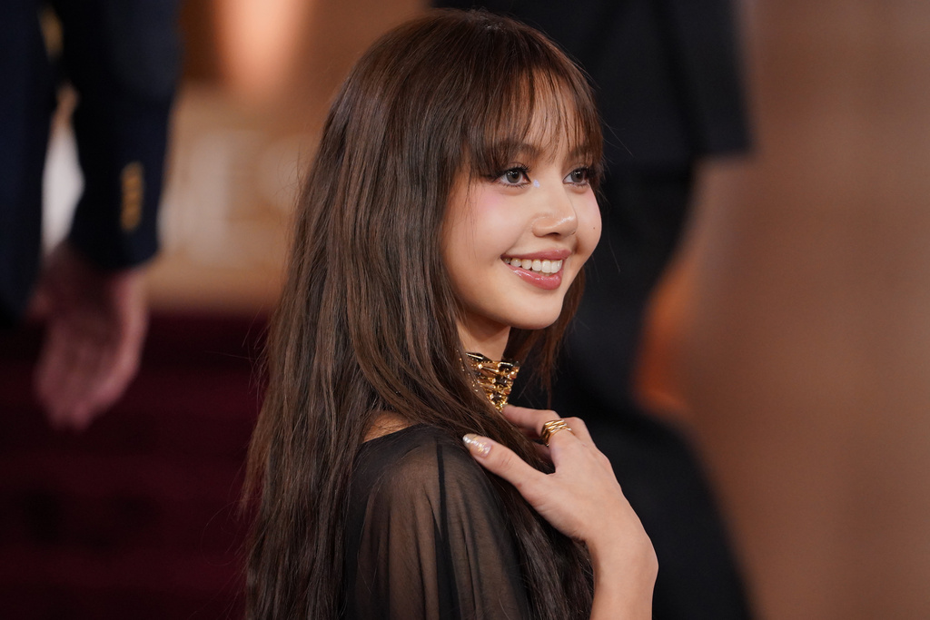 LISA絕美登場，氣勢絲毫不輸。（圖／AP/達志）