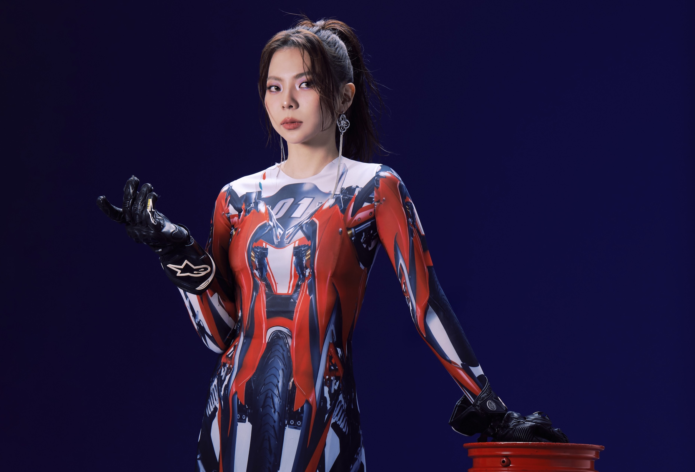 Yohee又熙推出全新單曲〈Limited Edition〉。(圖/索尼音樂提供)