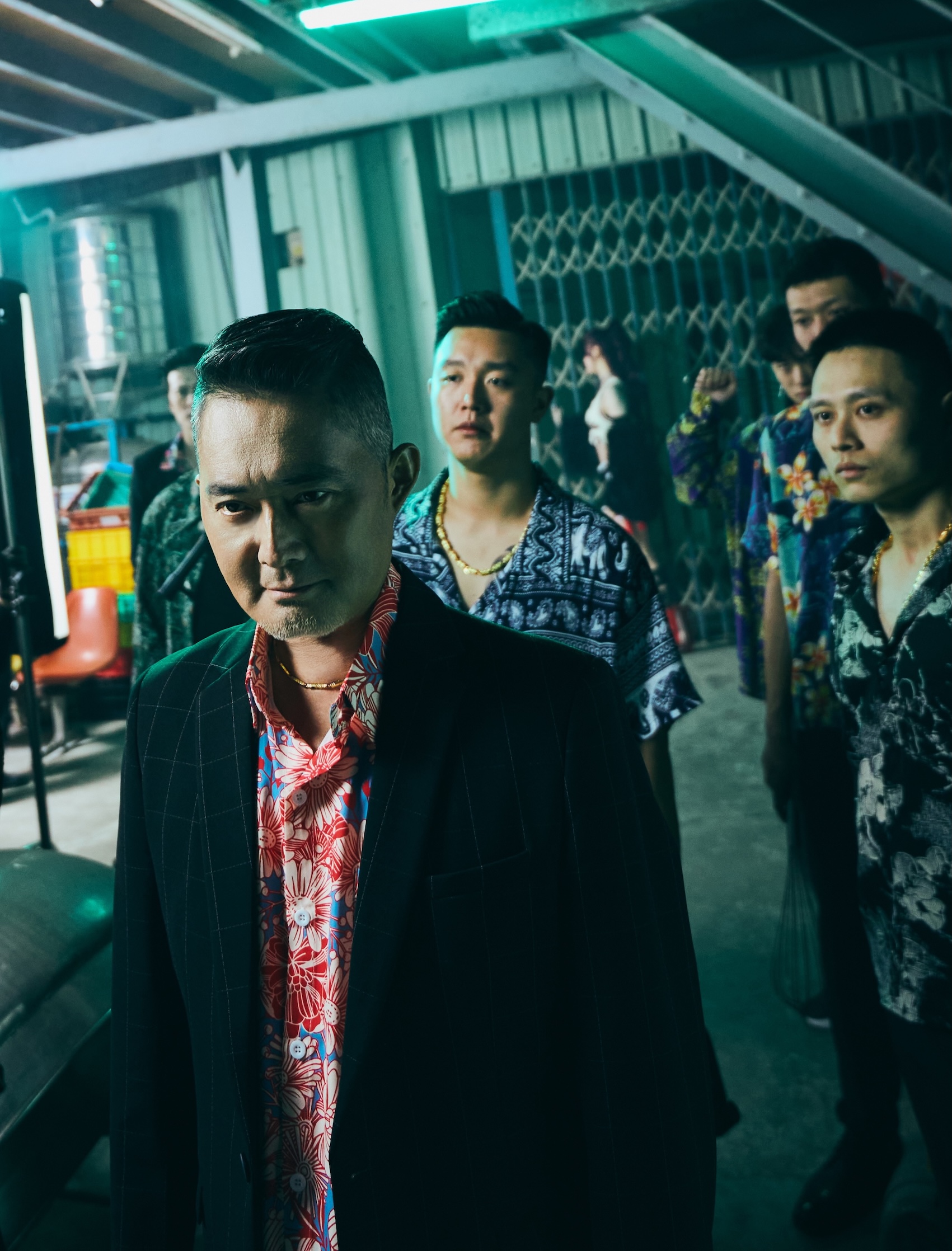 江國賓驚喜出演MV 經典反派老大。（圖／隻魚娛樂提供）