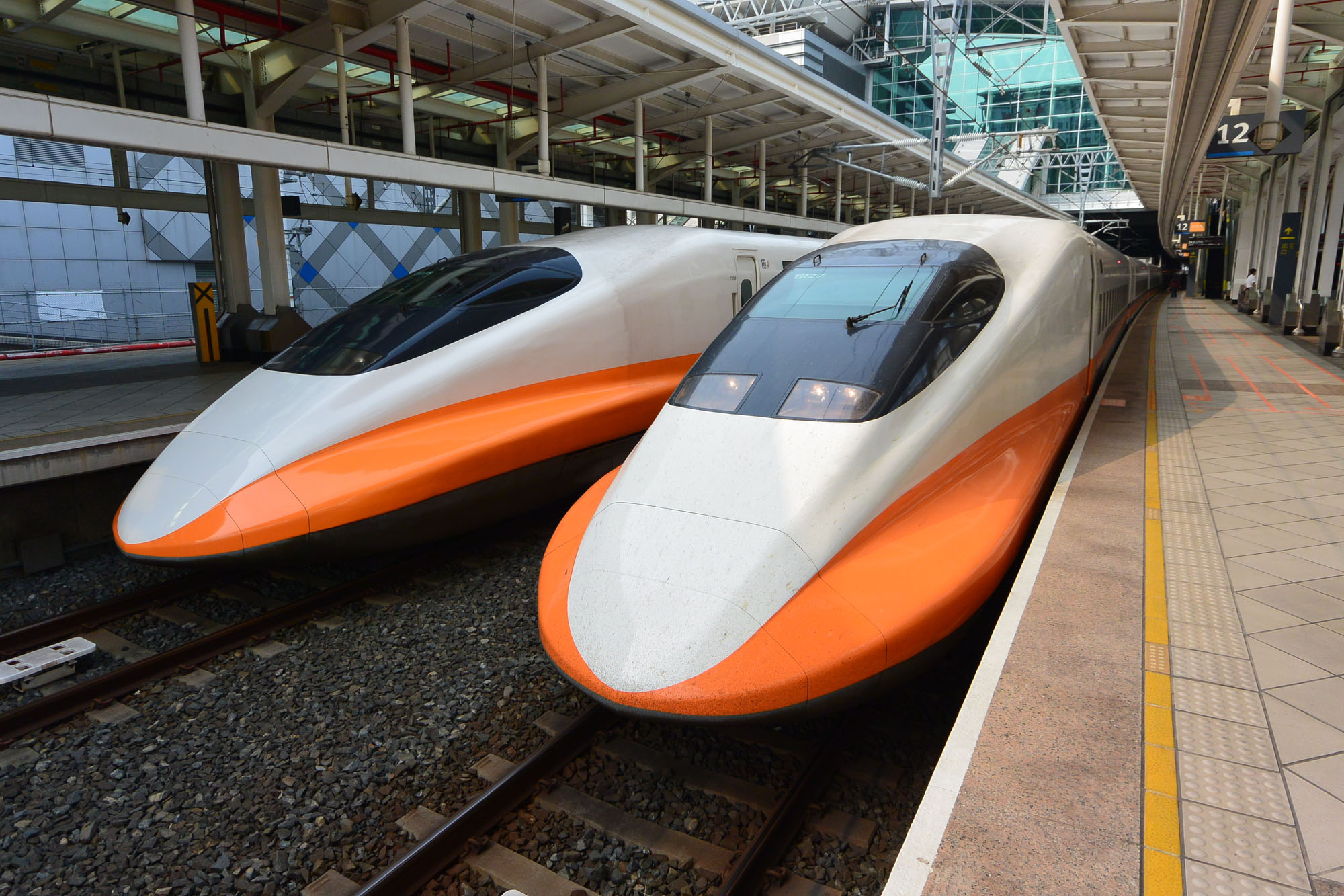 高鐵今天上午驚傳旅客落軌，導致部分列車延誤。（圖／翻攝自台灣高鐵臉書）