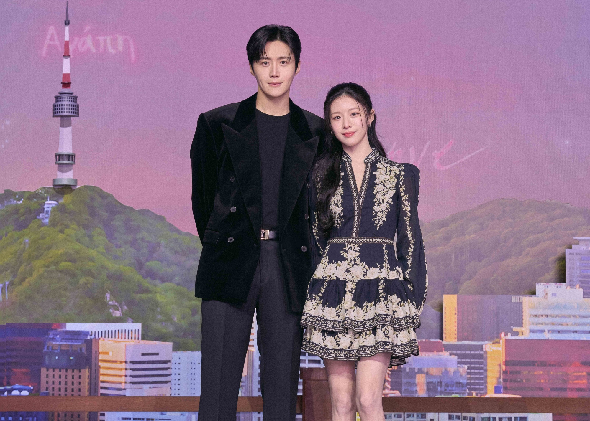 金宣虎搭檔高允貞演出《愛情怎麼翻譯?》(圖/Netflix提供)