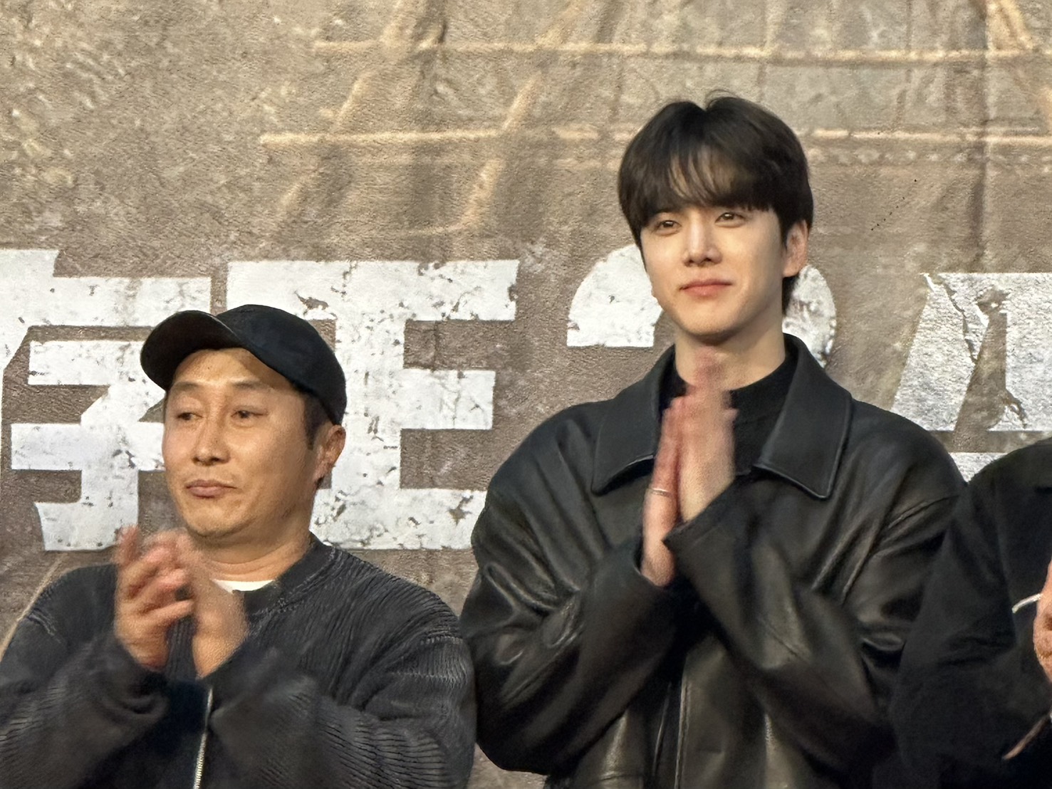 《生存王2》THE BOYZ金泳勳(右)表示會向隊長金炳萬學習。(圖/粘湘婉攝)