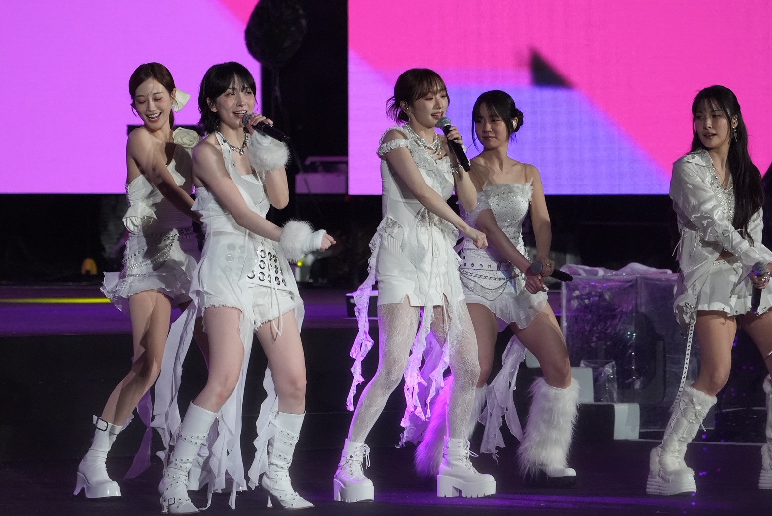 KARA登上台北跨年，演唱多首經典歌曲。（圖／陳明中攝）