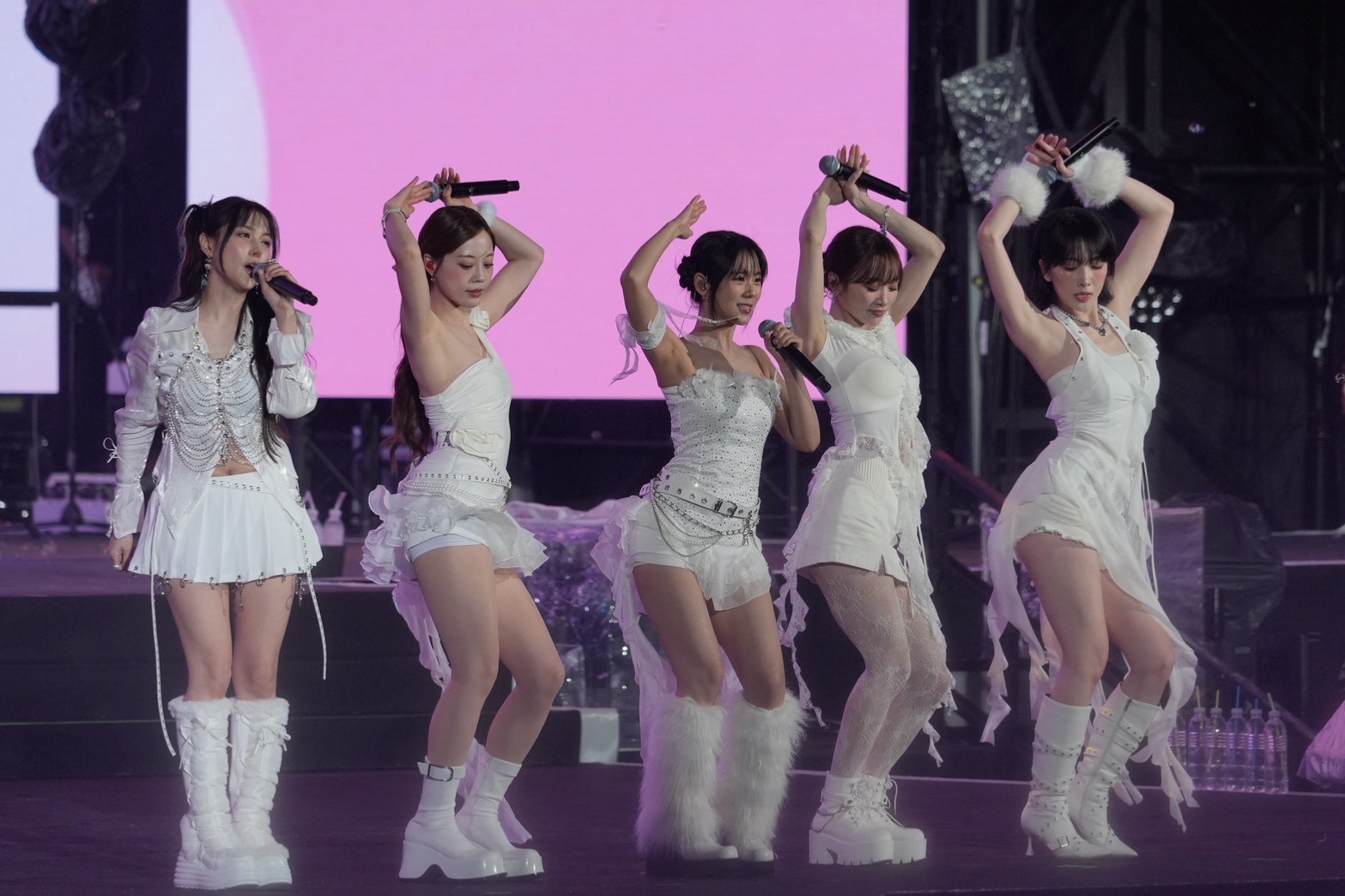 KARA登上台北跨年，演唱多首經典歌曲。（圖／陳明中攝）