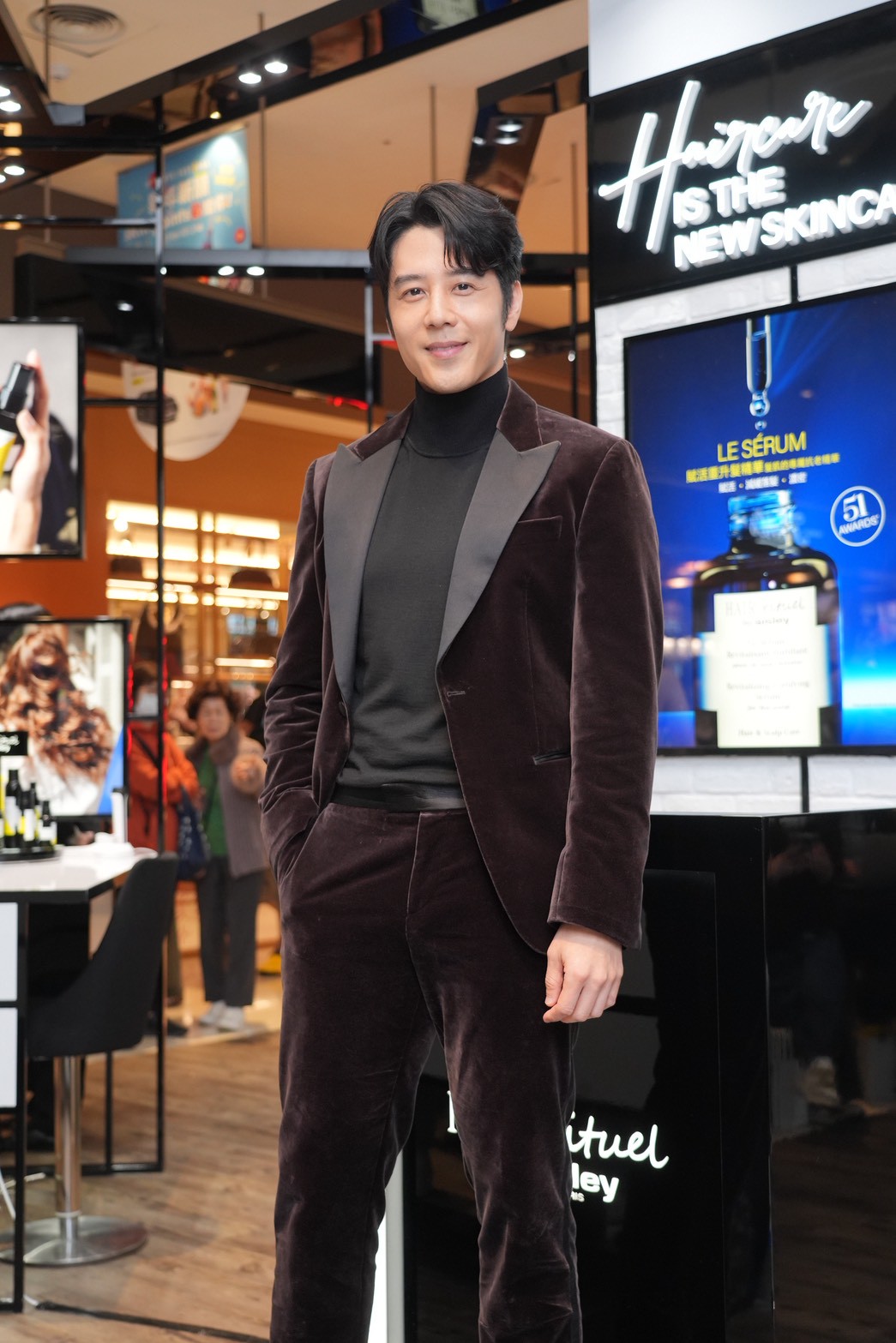 胡宇威帥帥現身活動。（圖／記者陳明中攝）